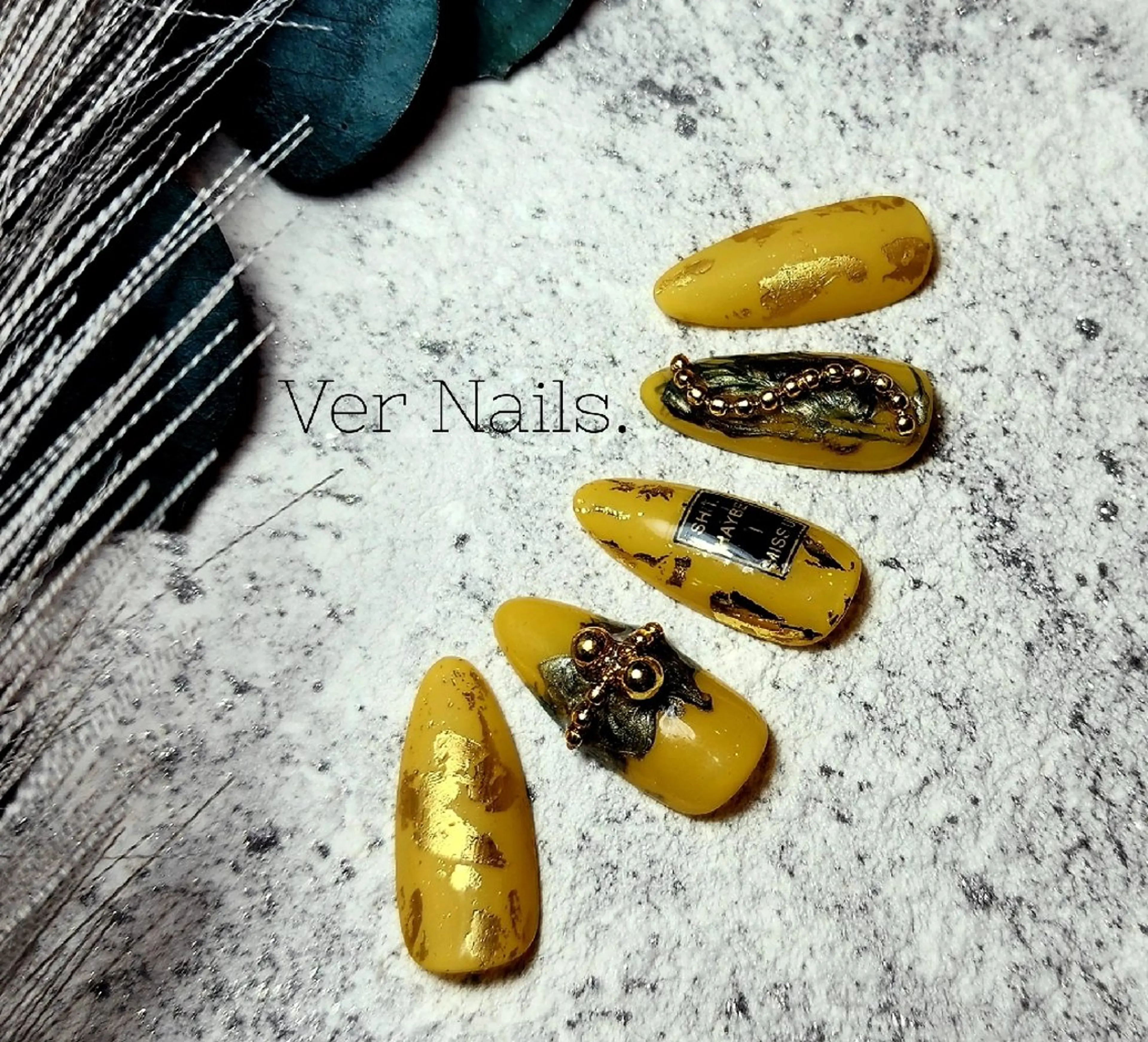 ネイル ニュアンスネイル 黄色 ハンドネイル Ver Nails.のその他イメージ