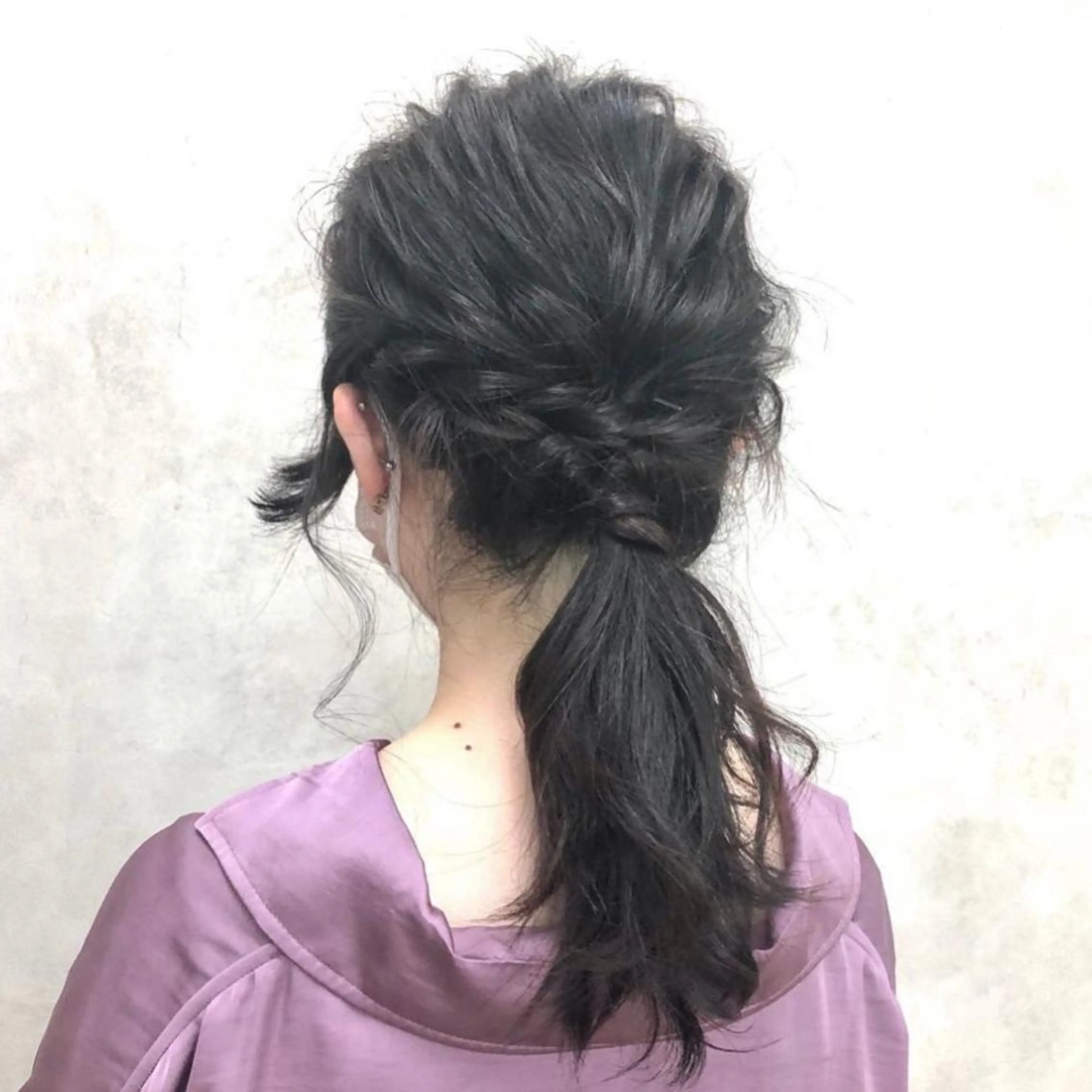 ミディアム カラー パーマ ヘアアレンジ メンズ キッズ マツエク・マツパ ポニーテール 結婚式・ブライダル 子どものヘアアレンジ 結婚式・ブライダル デート sara 荒井店のヘアスタイル