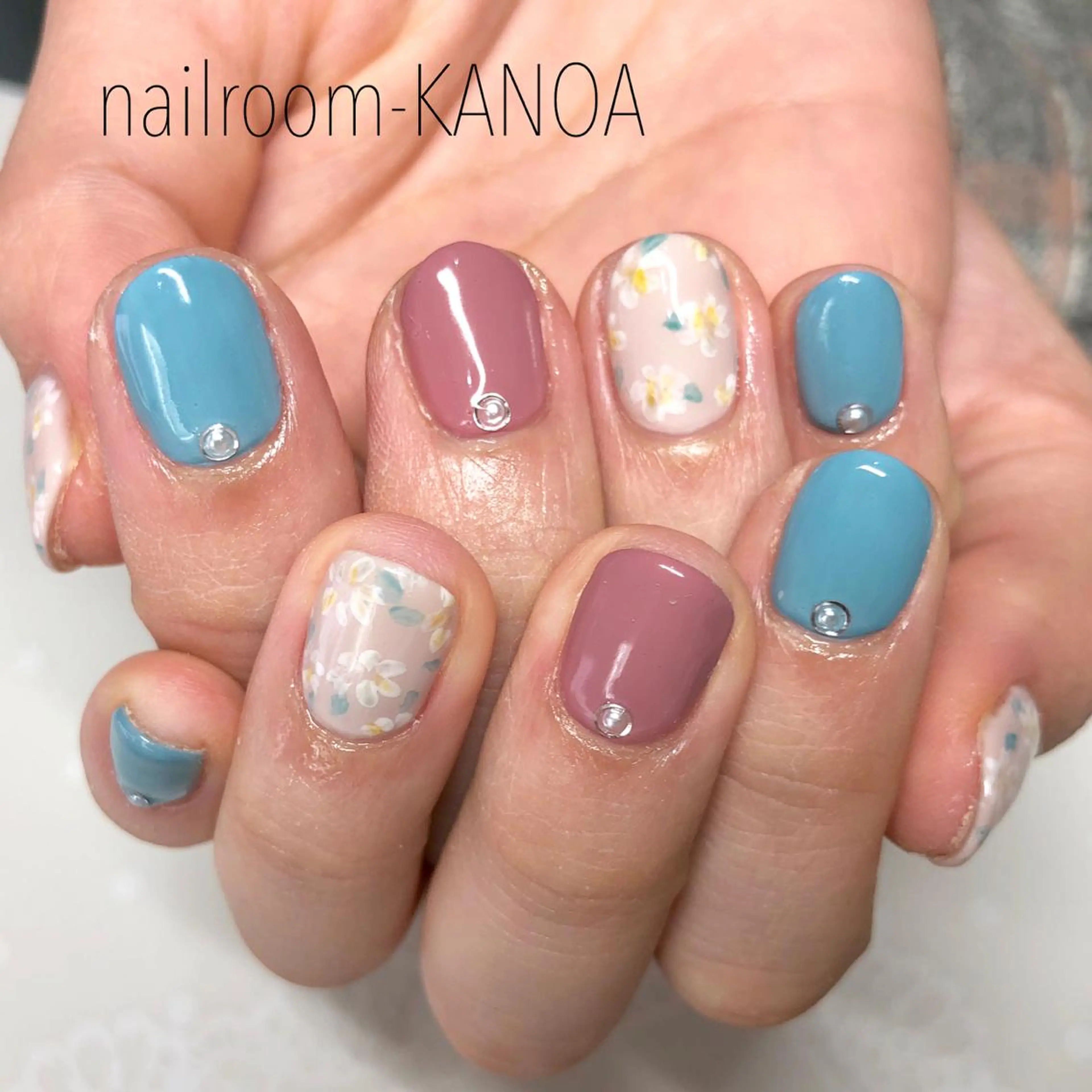 ショート ネイル フラワーネイル ハンドネイル nailroom- KANOAのネイルデザイン