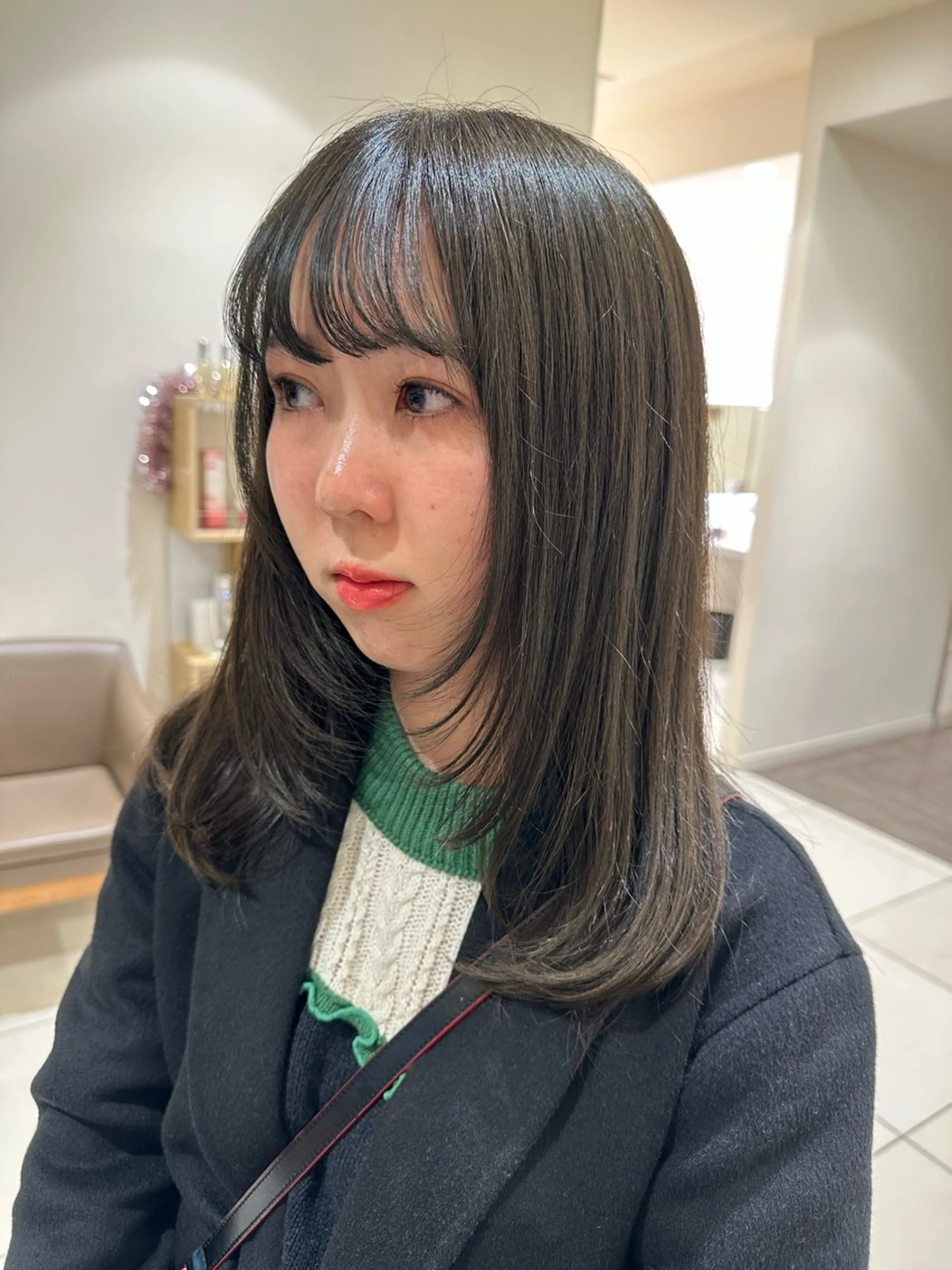 セミロング カラー ヘアアレンジ タイトボブ個性派カラ ーAKANEのヘアスタイル