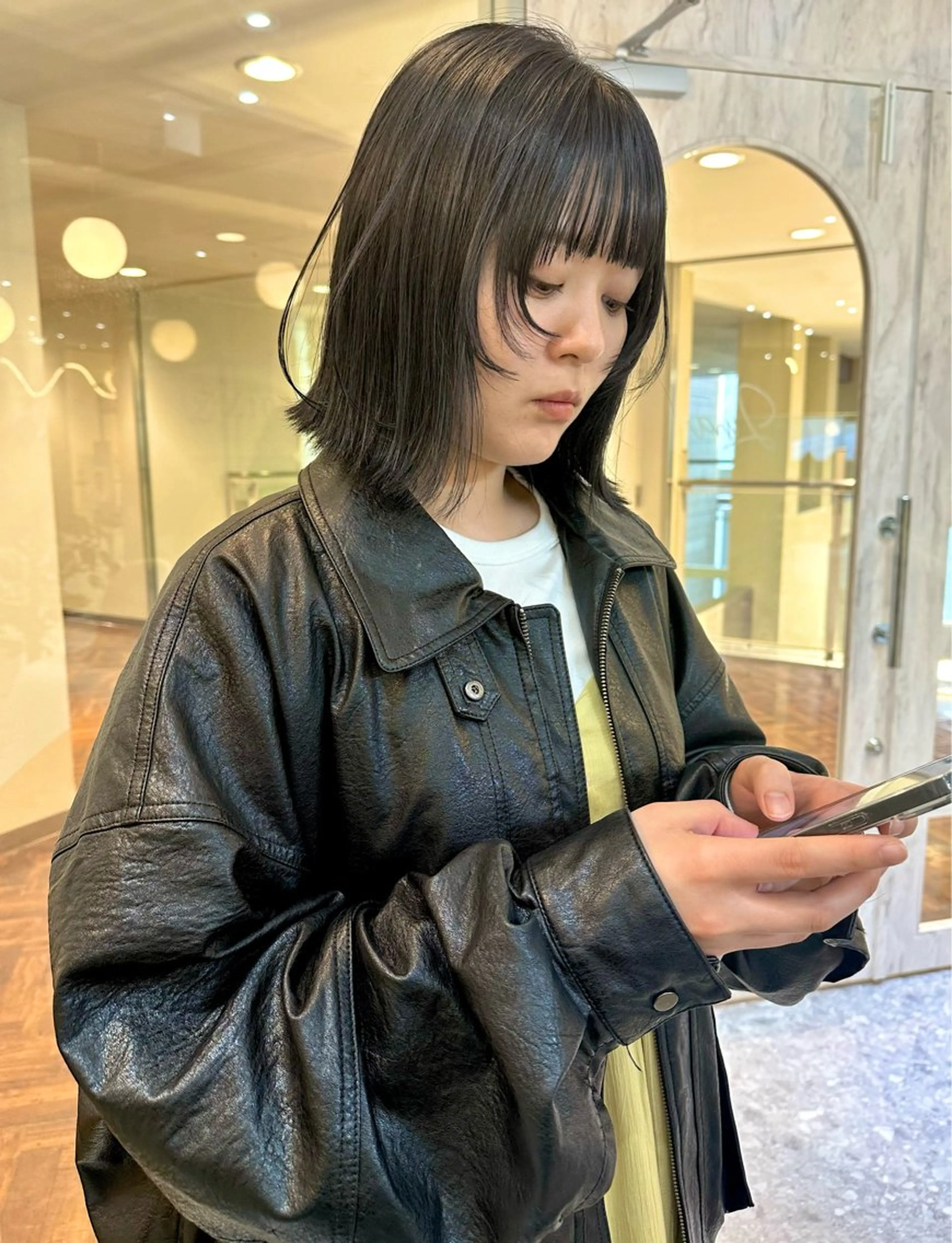 ミディアム カラー 黒髪 ブルーカラー ブルーブラック ボブ 顔まわりレイヤー カット ヘアカラー トリートメント レイヤー/ボブ/ 顔周り/yukinaのヘアスタイル