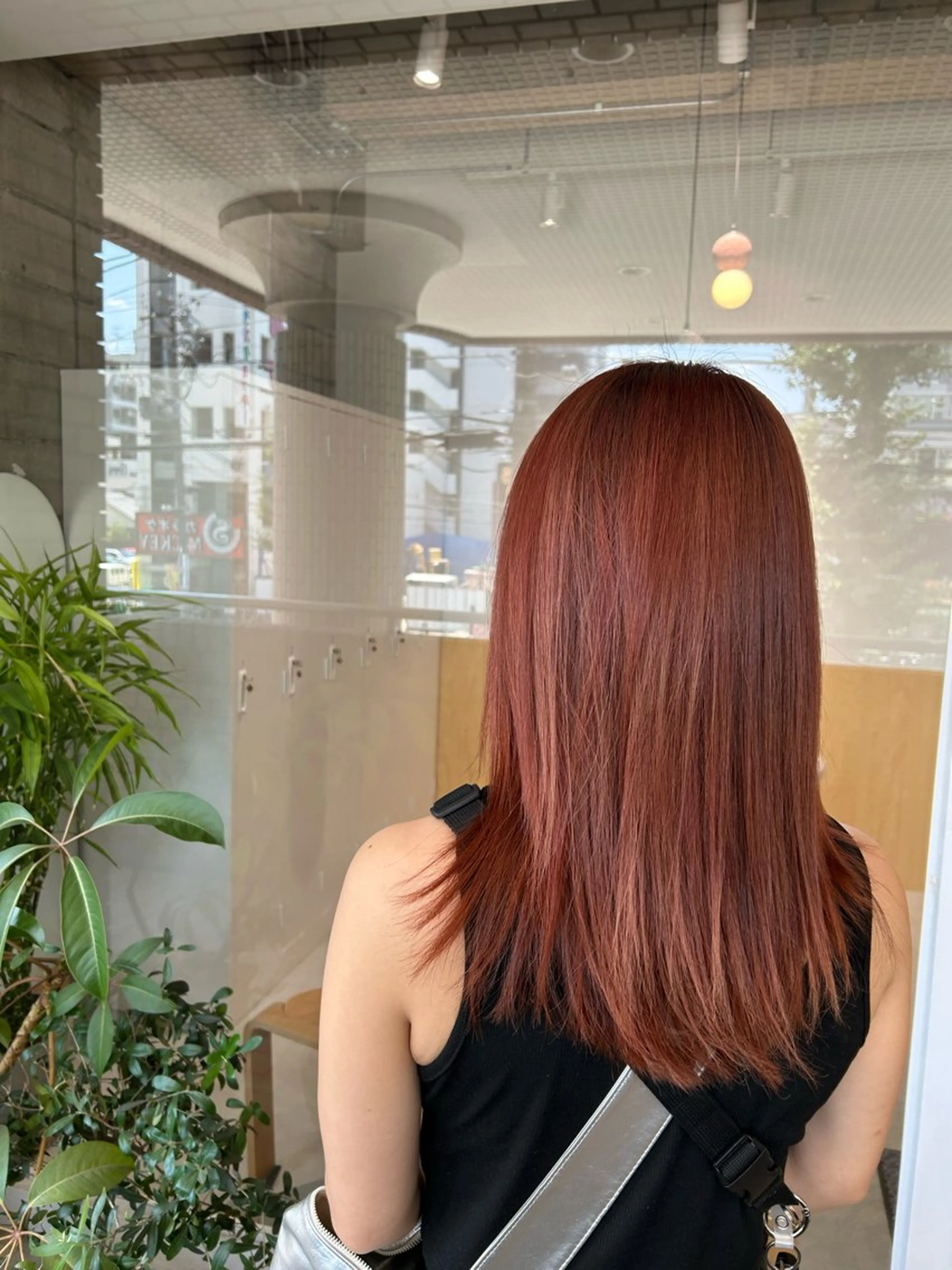 カラー ブリーチ オレンジ オレンジピンク ピンクカラー 髙橋 舞衣のヘアスタイル