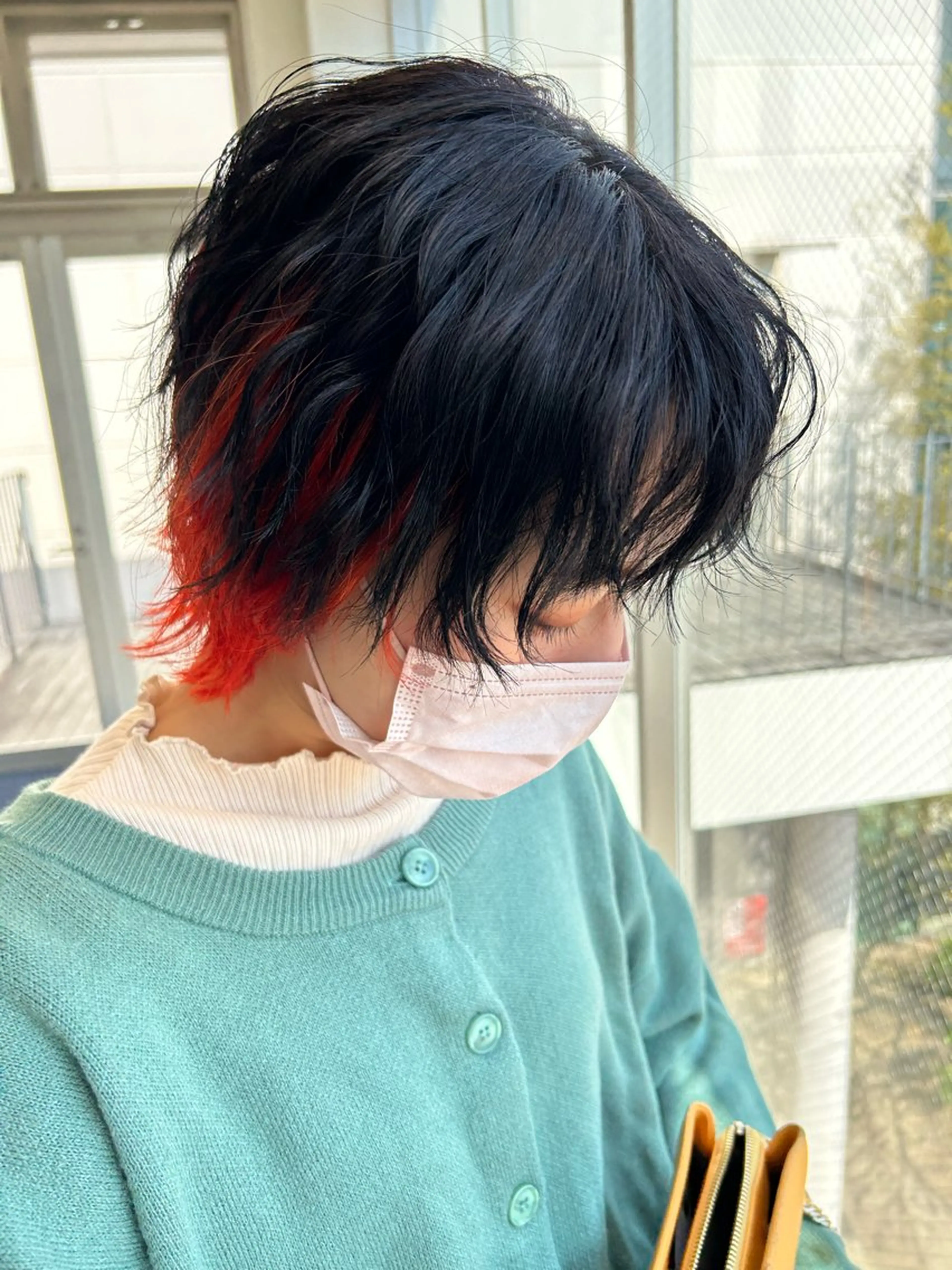 ショート カラー パーマ 丸山 莉世のヘアスタイル