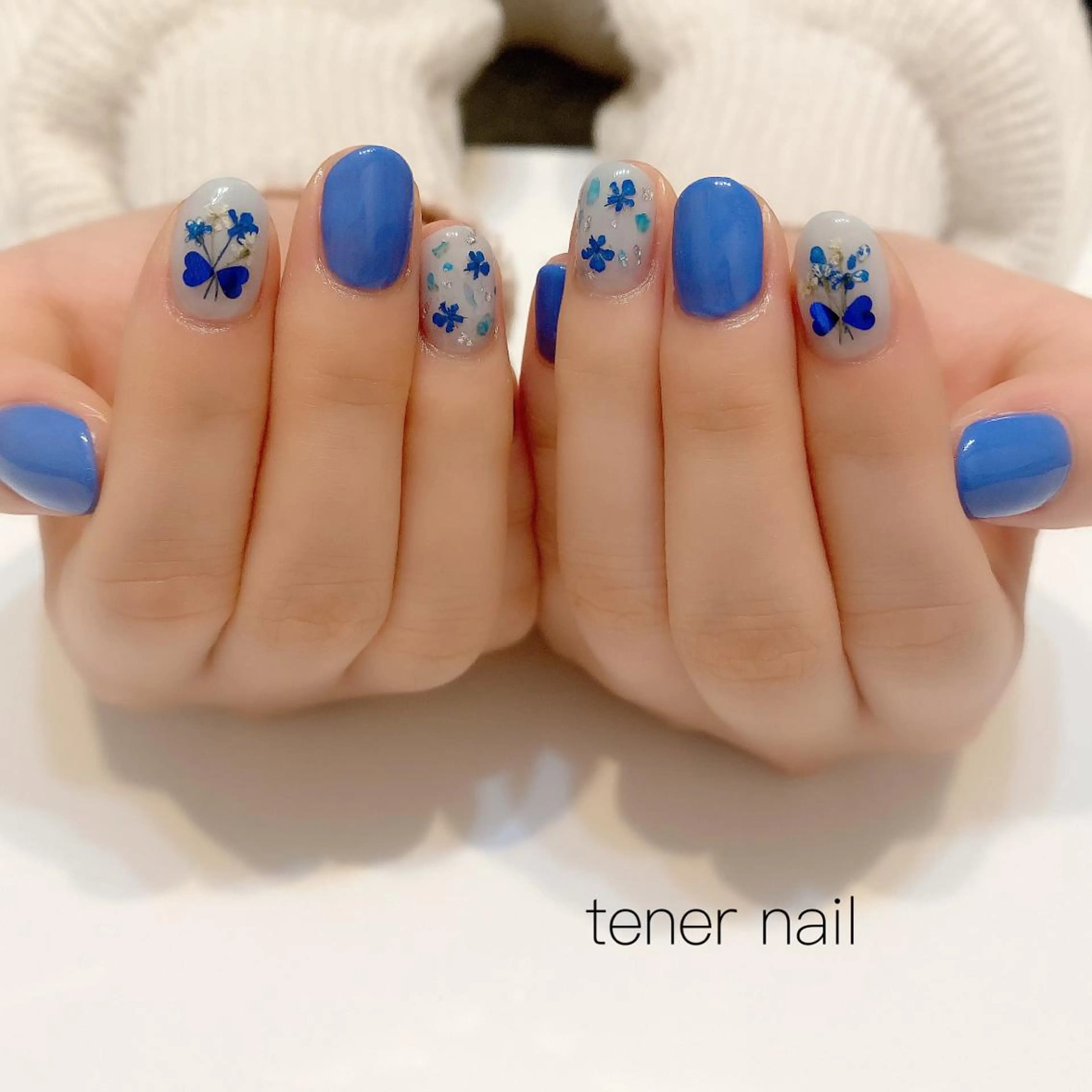 ネイル アートネイル ブルー フラワーネイル テネルネイル tener nailのネイルデザイン