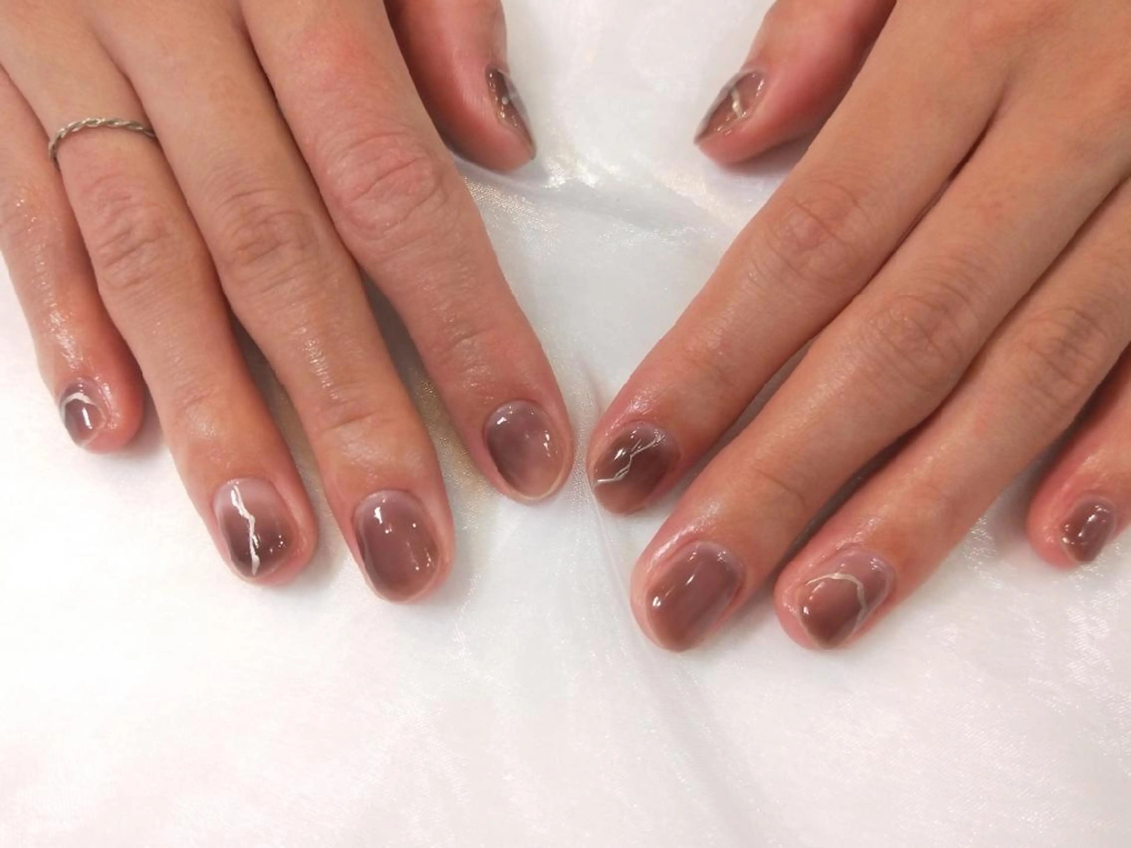 ネイル ハンドネイル ハンドケア はばすみれ🎀ﾈｲﾙ 光ﾌｪｲｼｬﾙ ﾍｱのネイルデザイン