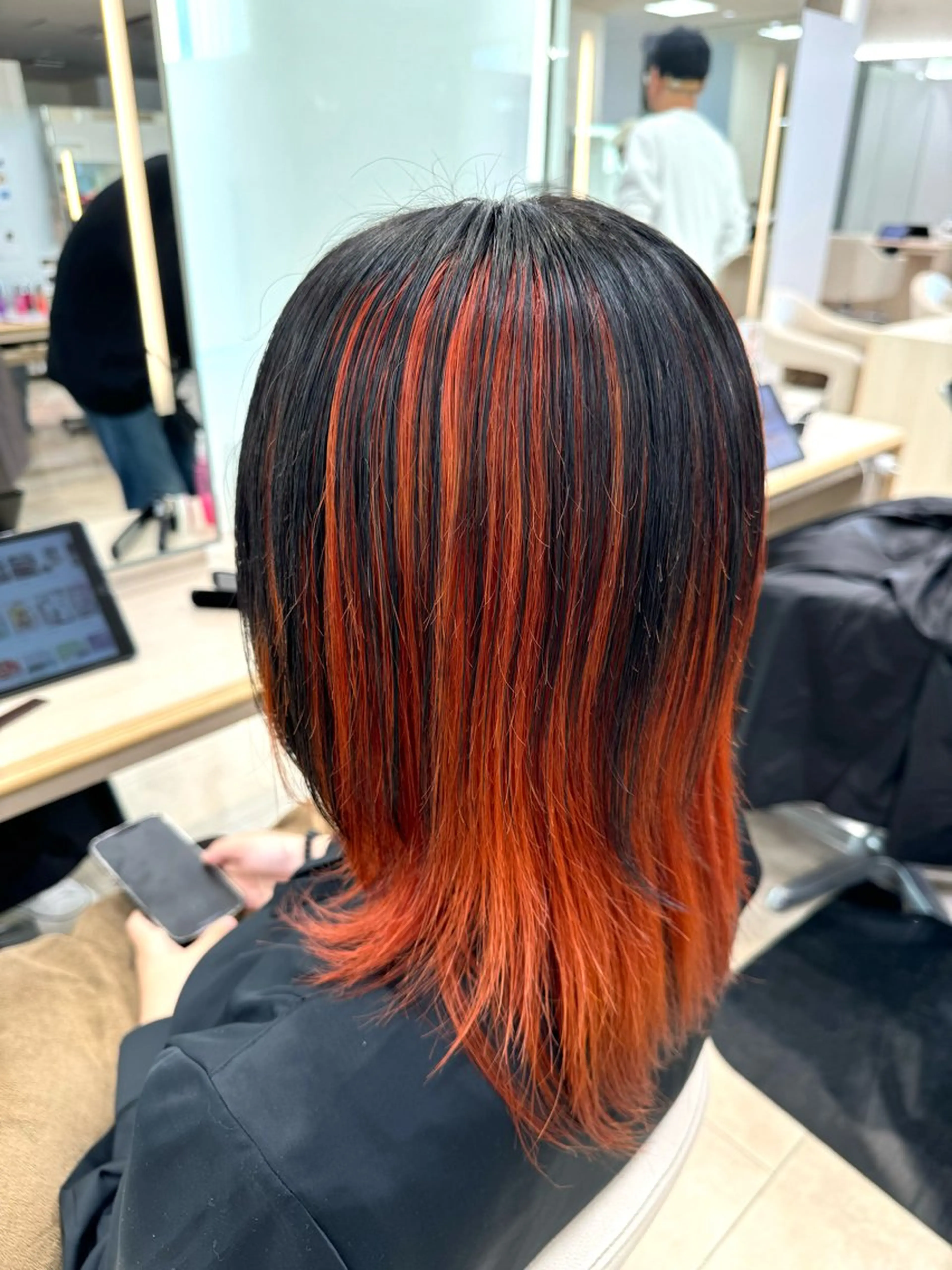 カラー kenje luscaのヘアスタイル