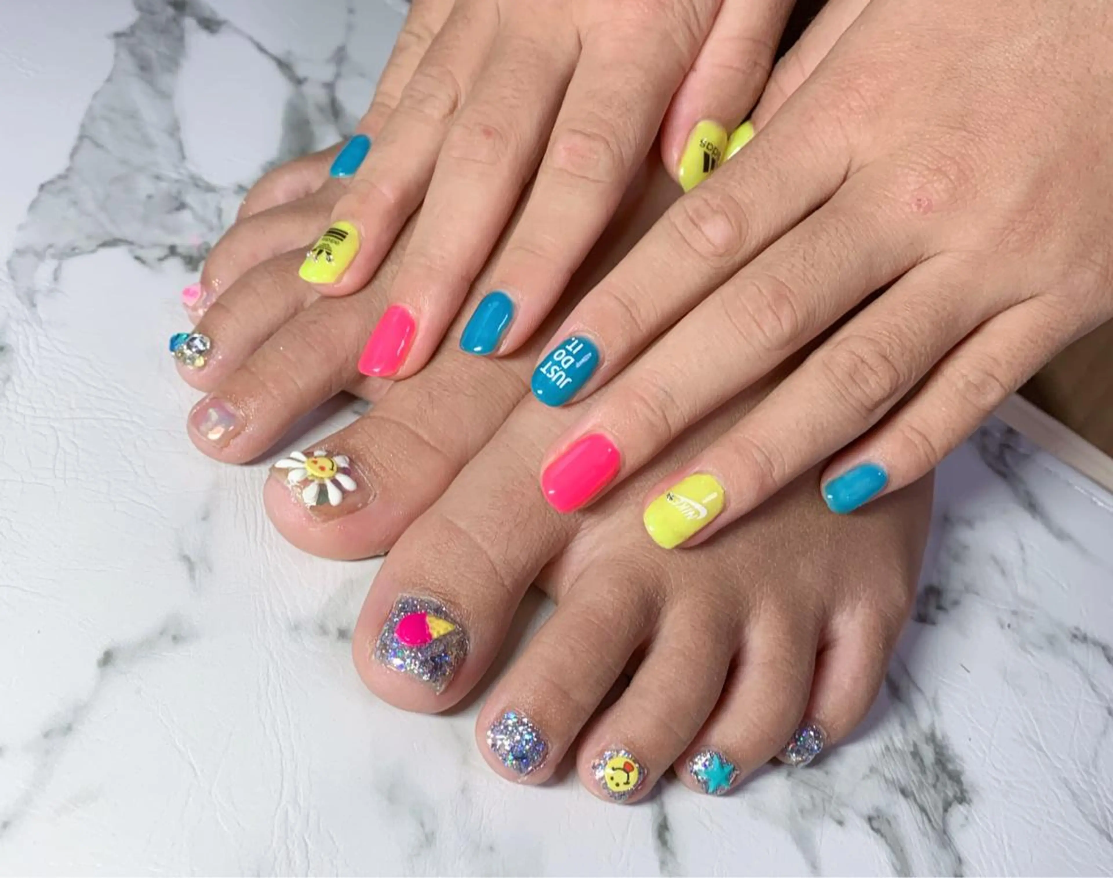 ネイル アニマル柄 アートネイル フットネイル ニュアンスネイル ネイルチップ x.1.0.nail ♡Cのネイルデザイン