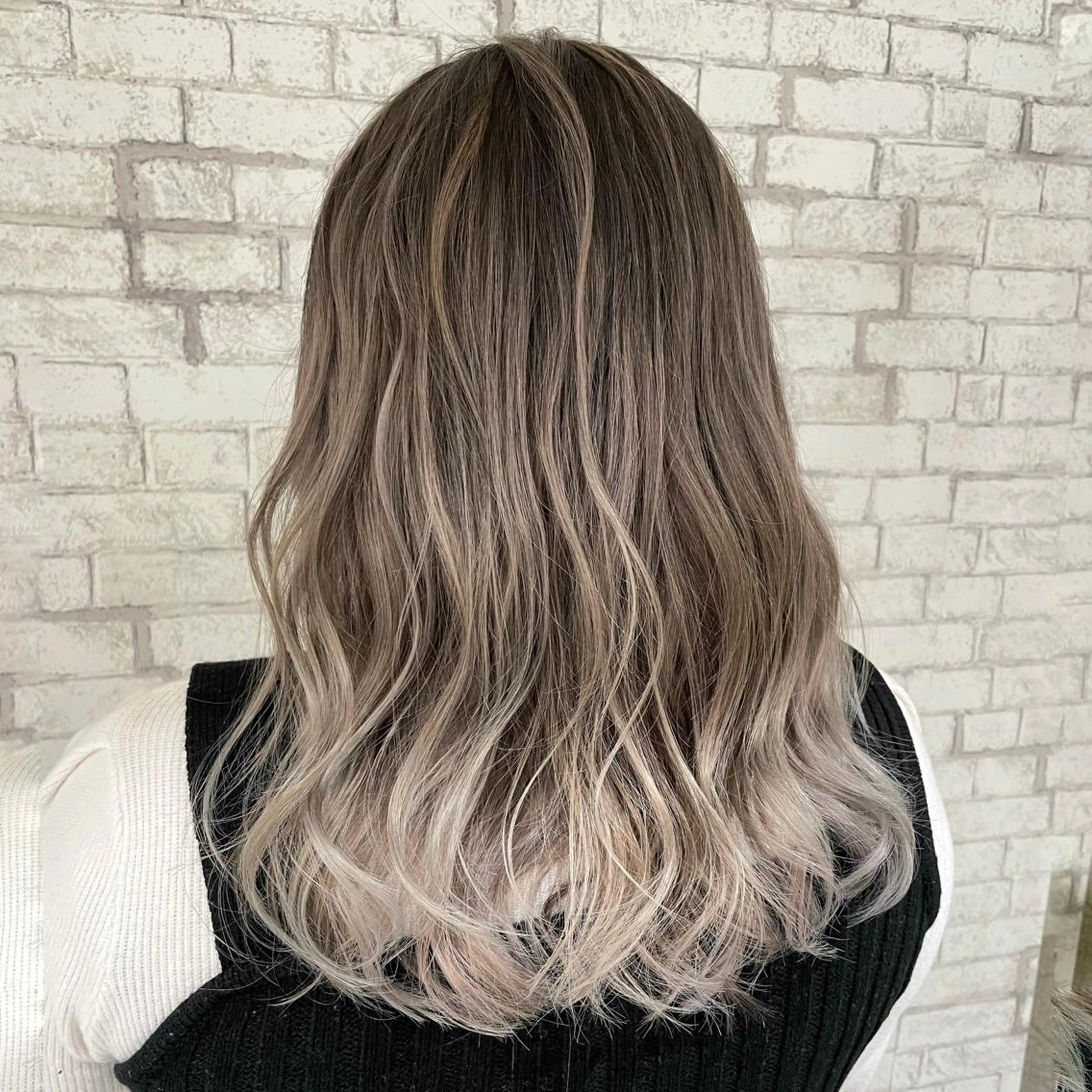 セミロング カラー バレイヤージュ グラデーションカラー ハイライトカラー ハイライト レイヤーカット ヘアカラー 低ダメージ特化🌱 佐野優斗のヘアスタイル