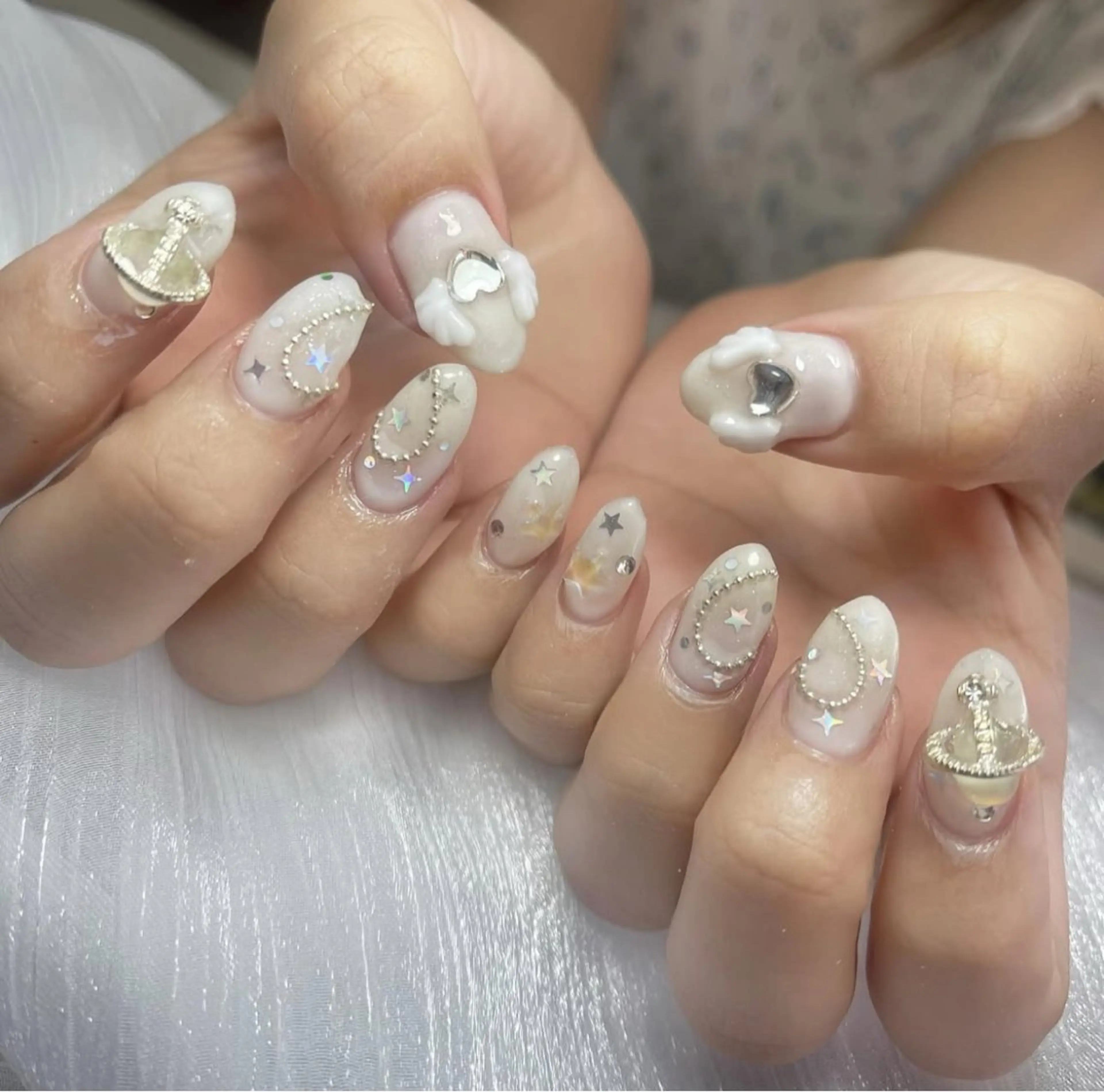 ネイル アニマル柄 オーロラネイル チークネイル フラッシュネイル ジェルネイル Lyna 池袋のネイルデザイン