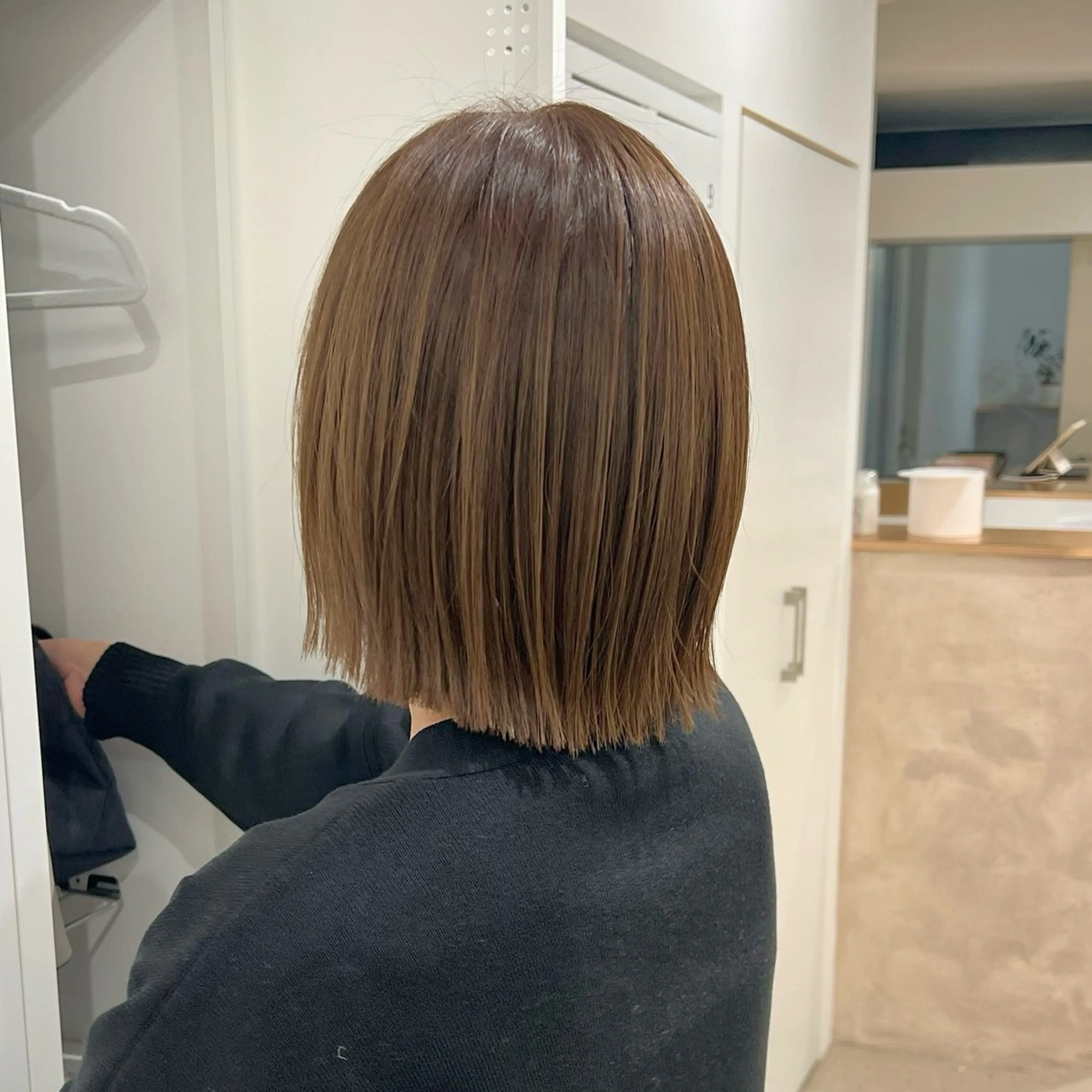 ミディアム カラー 切りっぱなしボブ ベージュカラー オリーブベージュ ボブ カット ヘアカラー パーマ ナチュラルヘア/ 似合わせ/三宅 昌太のヘアスタイル