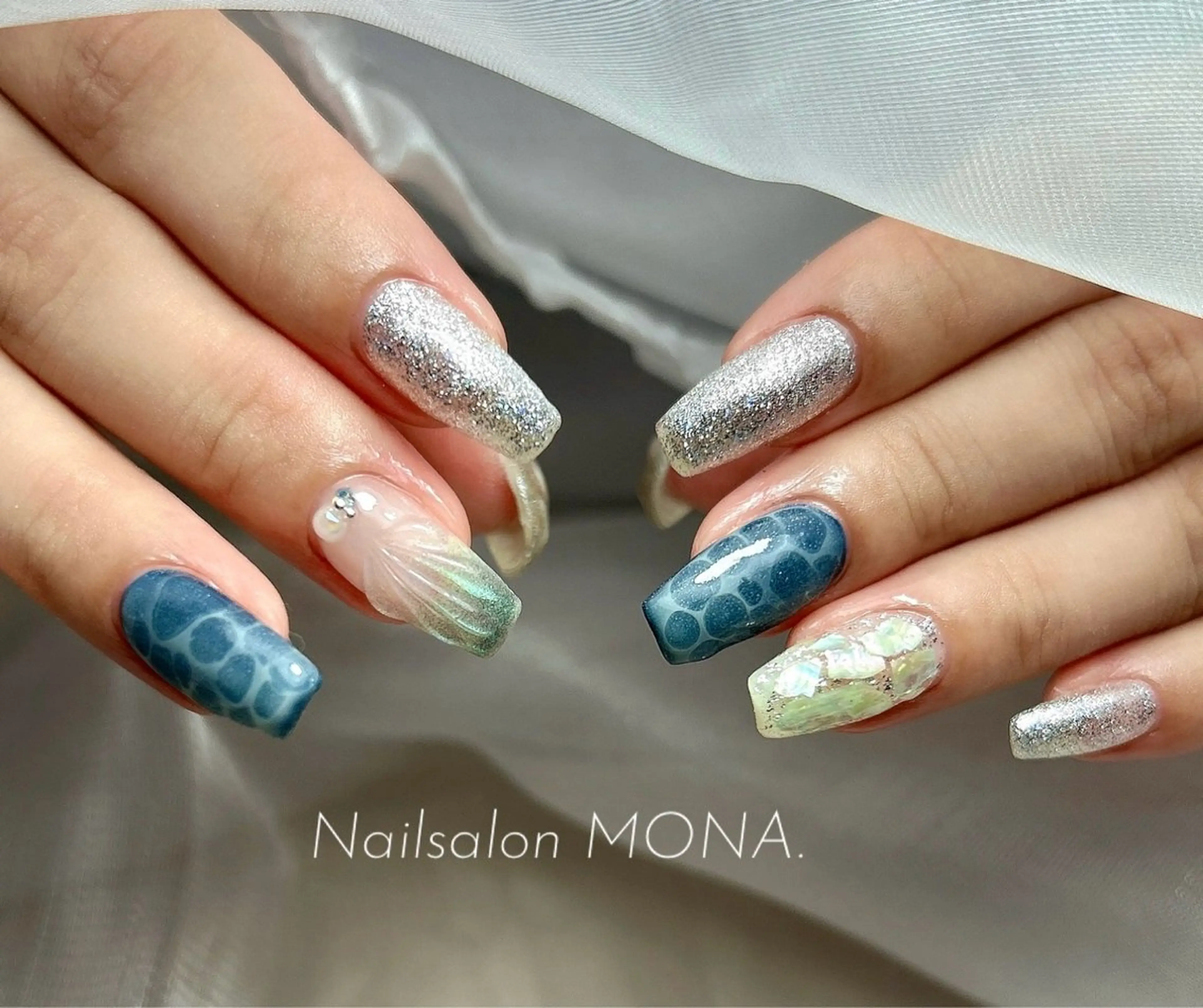 ネイル マグネットネイル ハンドネイル Nailsalon MONA.のネイルデザイン