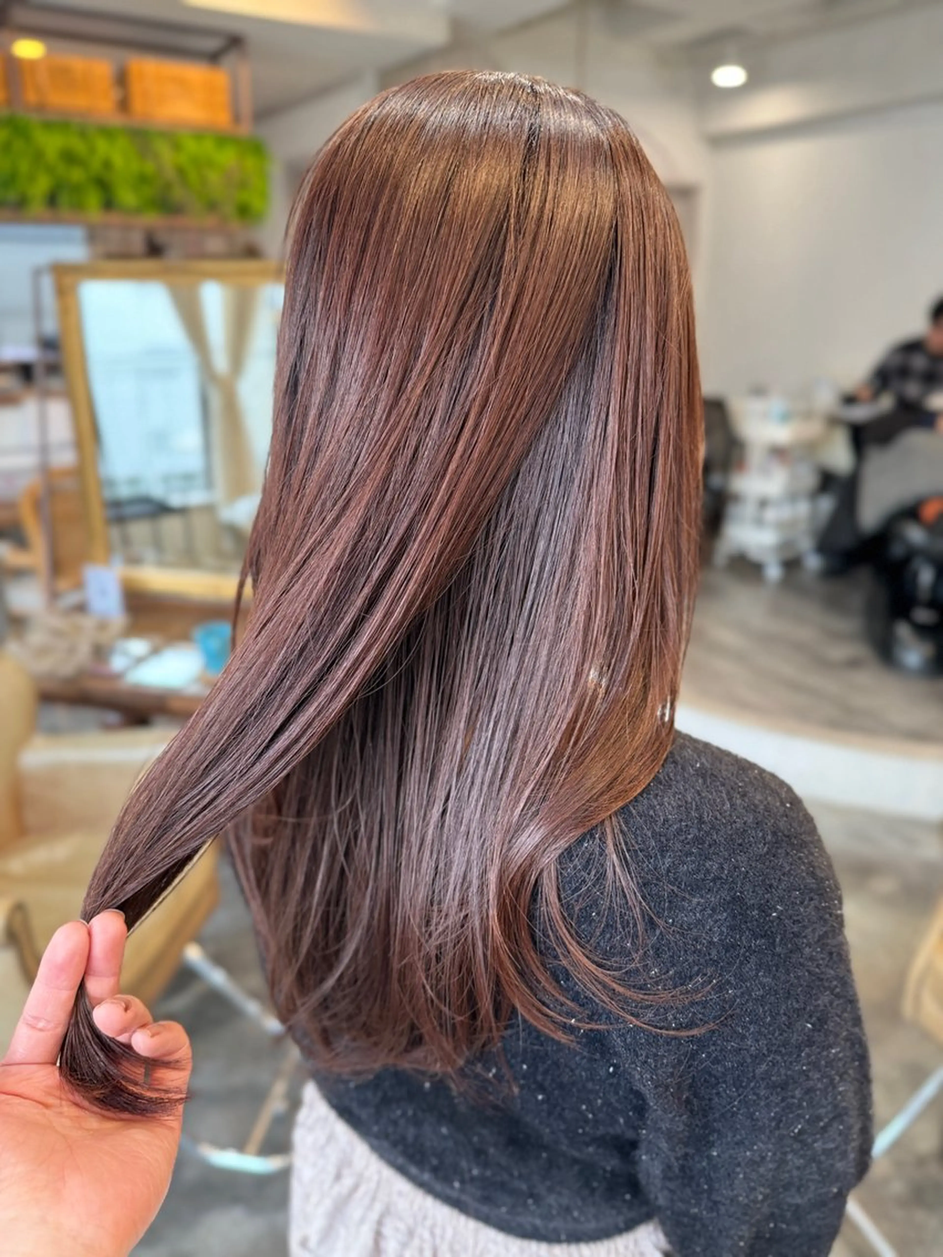 ロング カラー 🌟学割クーポン多数 すがわら🌟のヘアスタイル