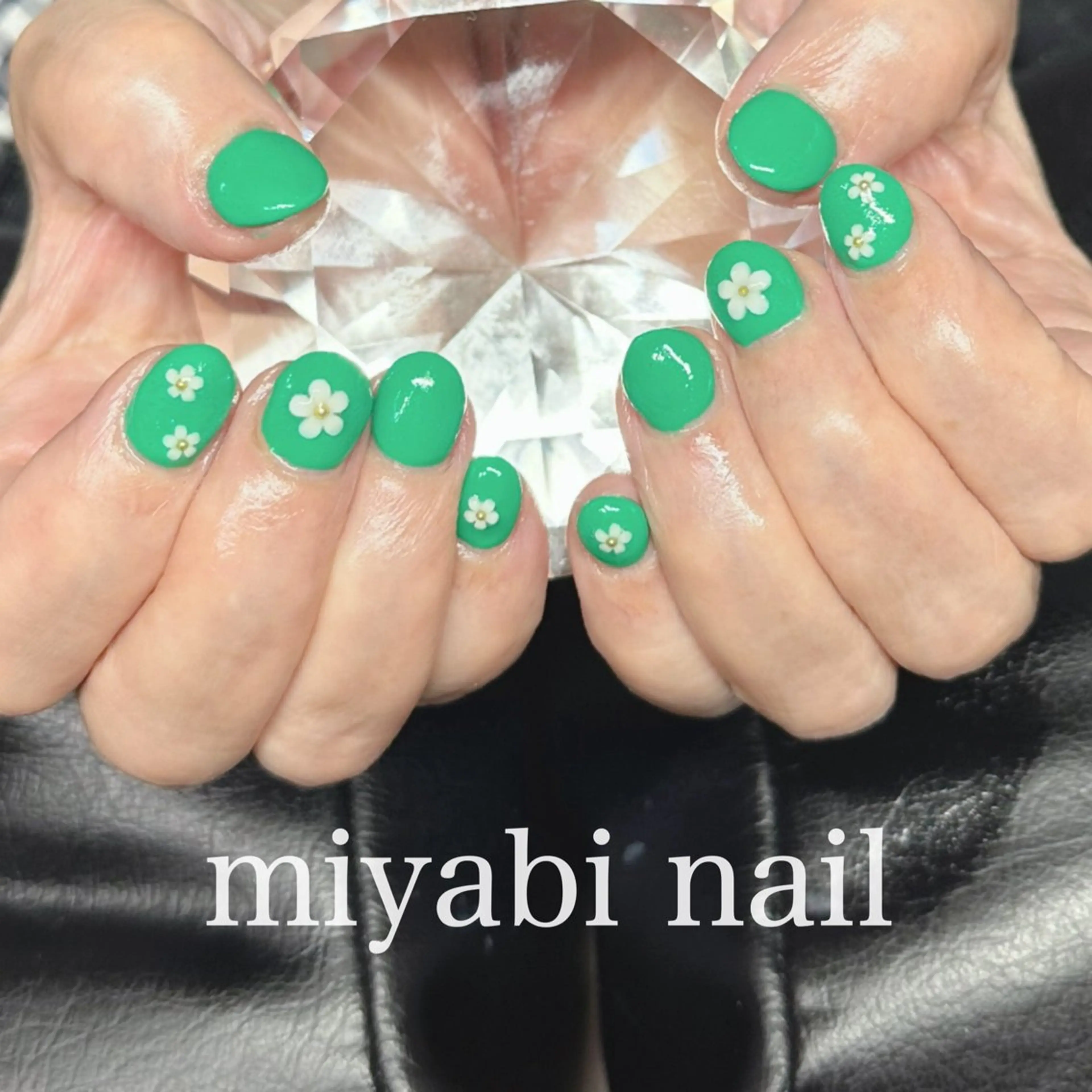 ネイル グリーン 持ち込み パステルネイル ぷっくりネイル ショートネイル ハンドネイル miyabi nail 桂川駅近くのネイルデザイン