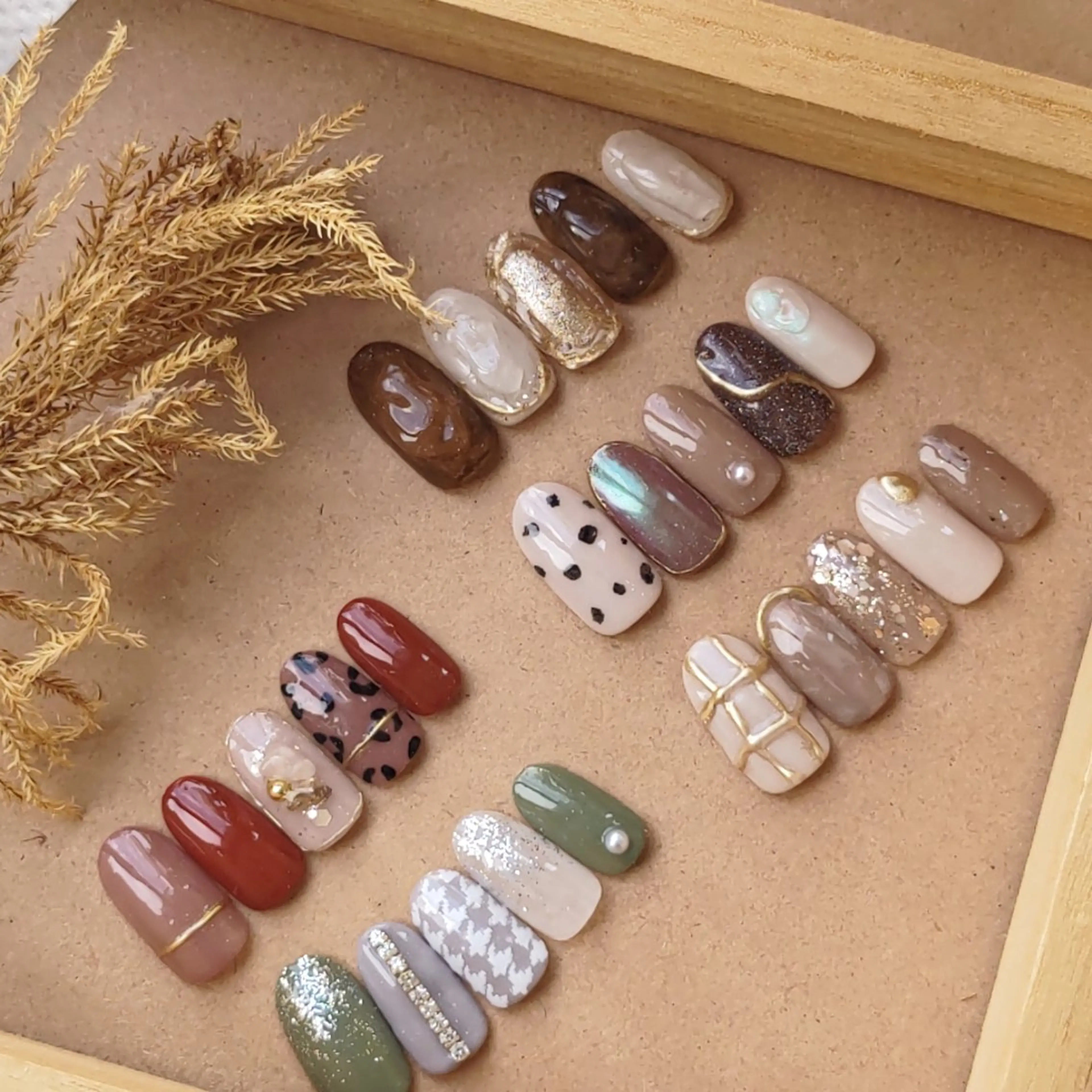 ネイル アニマル柄 オーロラネイル べっ甲ネイル ミラーネイル ニュアンスネイル ハンドネイル felicita fumi♡のネイルデザイン