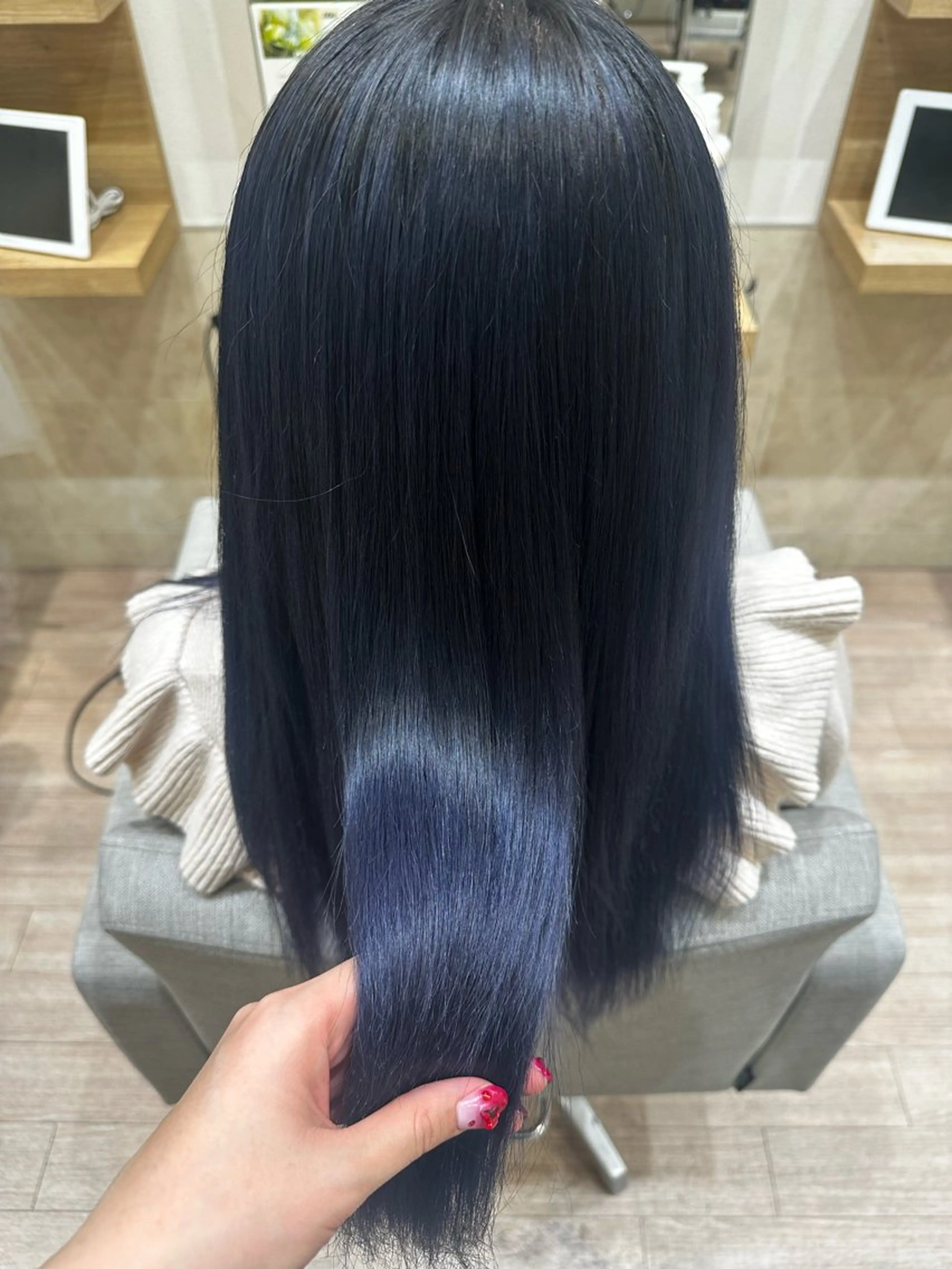 ロング カラー ブルーカラー ダブルカラー 織田 ゆみのヘアスタイル