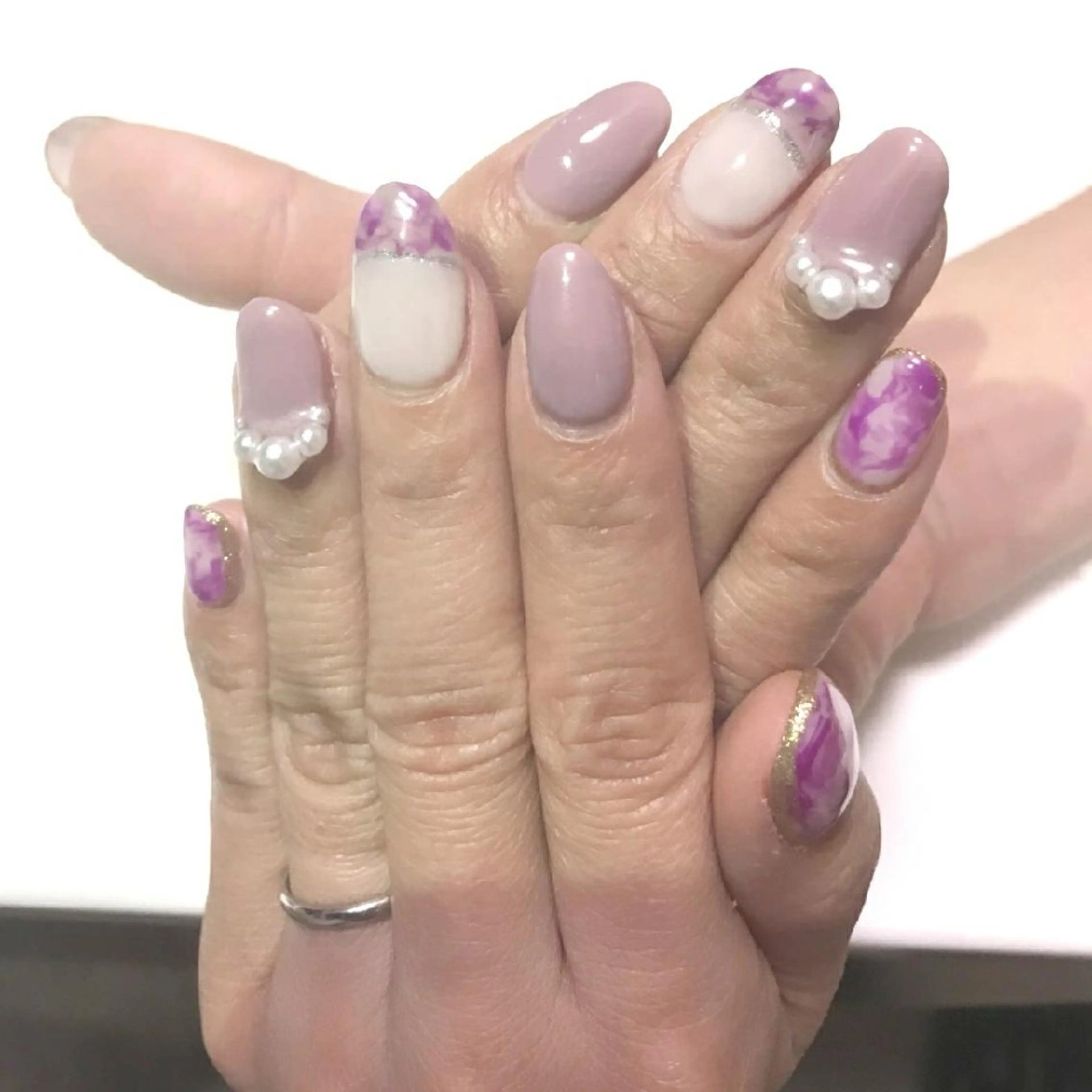 ネイル ハンドネイル エステとネイル ローズコンフォートのネイルデザイン