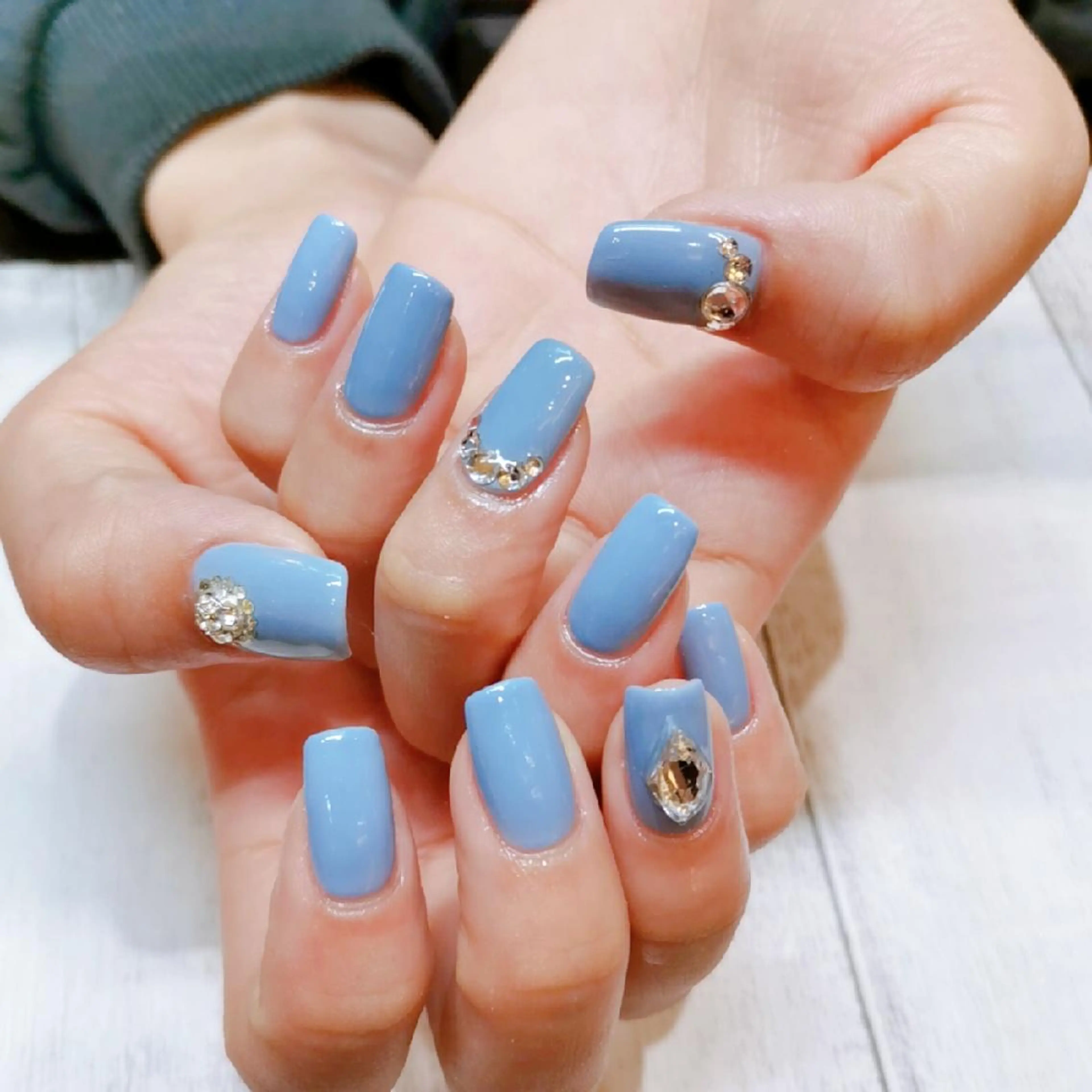 ネイル キラキラネイル 韓国ネイル ハンドネイル ハンドケア nails by Mikaのネイルデザイン