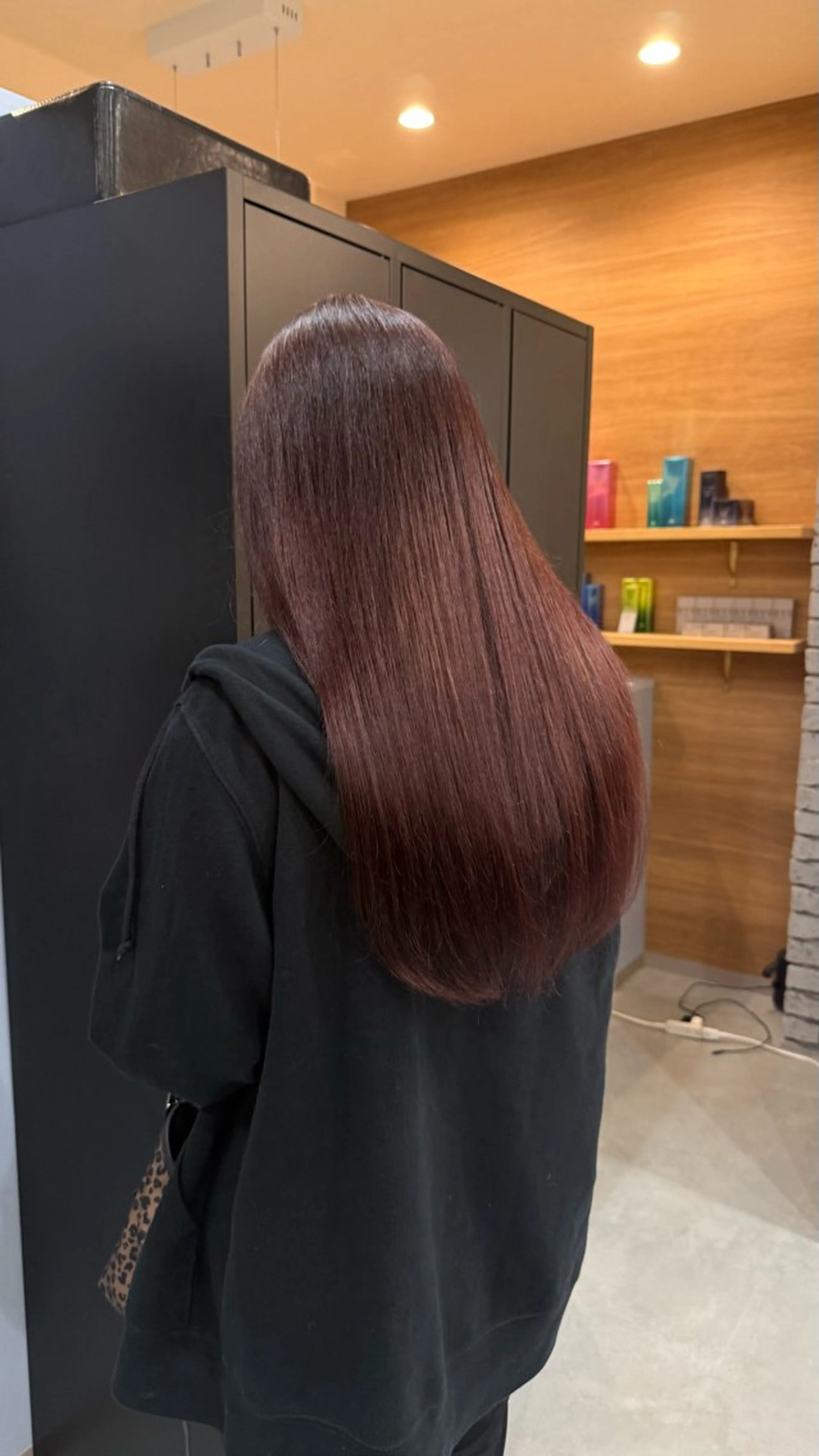 ロング カラー ブリーチ ボルドーカラー ブリーチなしカラー 髪質改善 ロング ヘアカラー トリートメント レイヤー/顔周り 透明感カラー🥂のヘアスタイル
