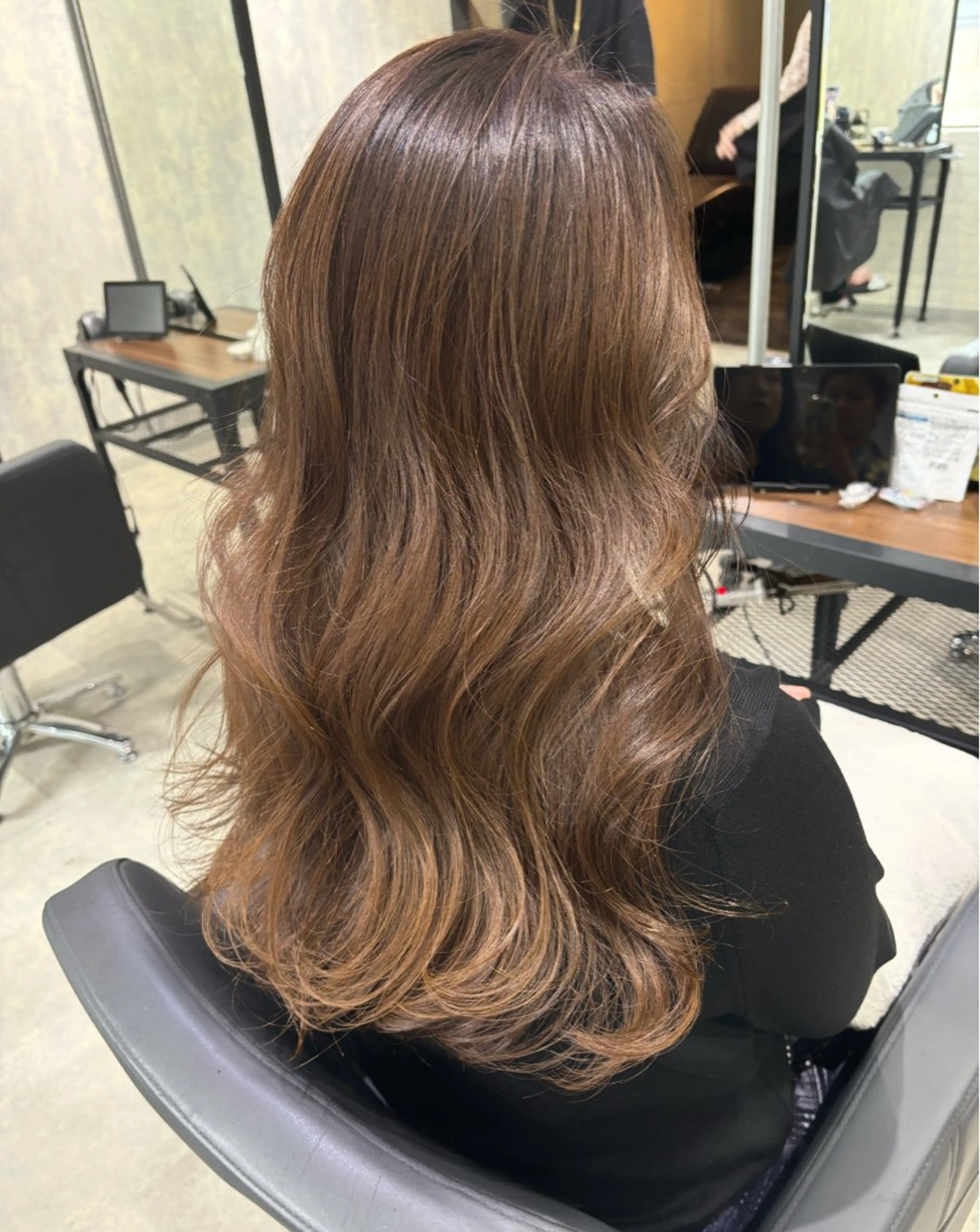 ロング カラー ヘアアレンジ カット ヘアカラー トリートメント kei🤎ベージュ /透明感カラー/博多のヘアスタイル