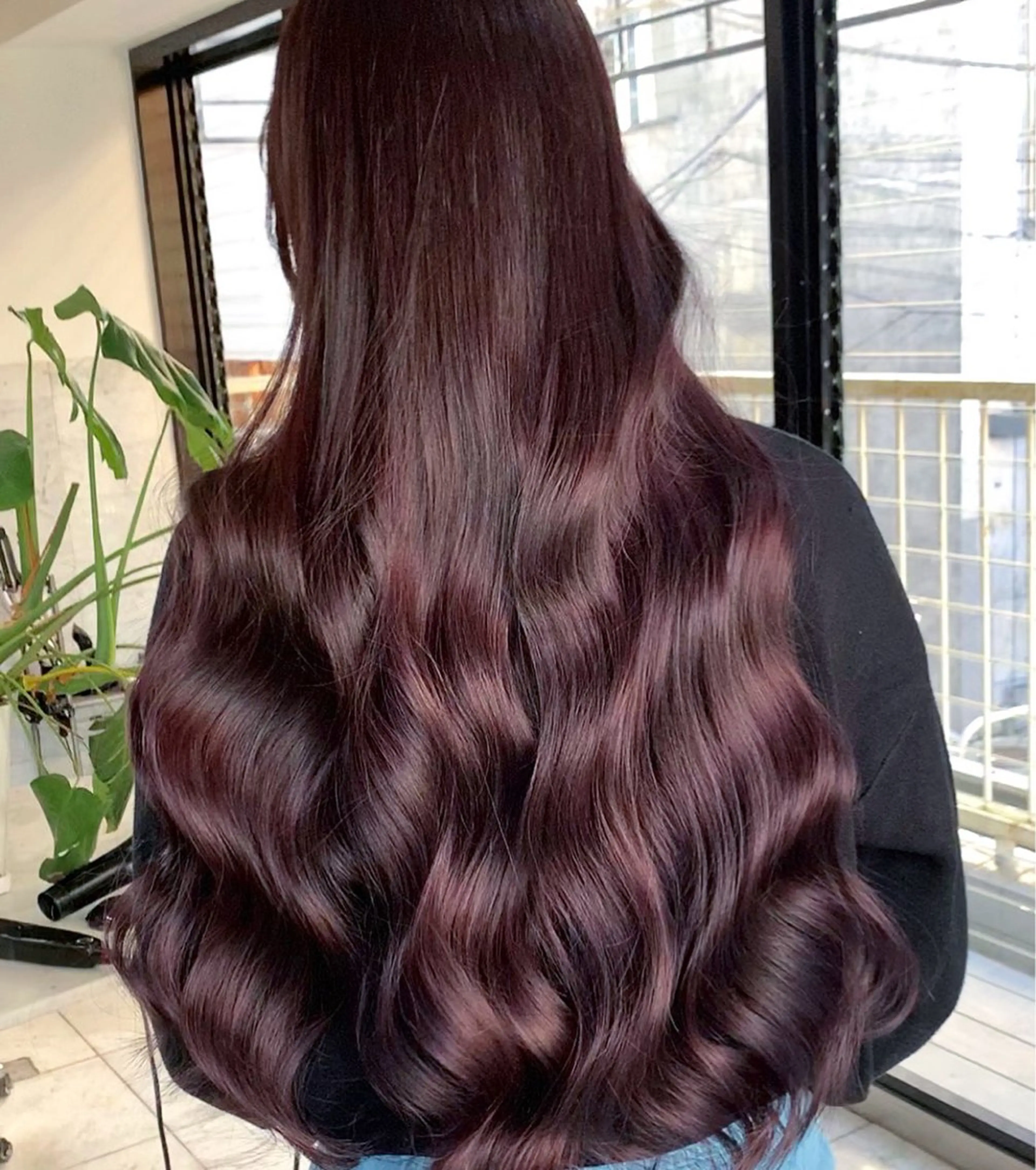 ロング カラー ブリーチ ボルドーカラー カシス ダブルカラー ブリーチなしカラー RYOSUKE ハイトーンのヘアスタイル