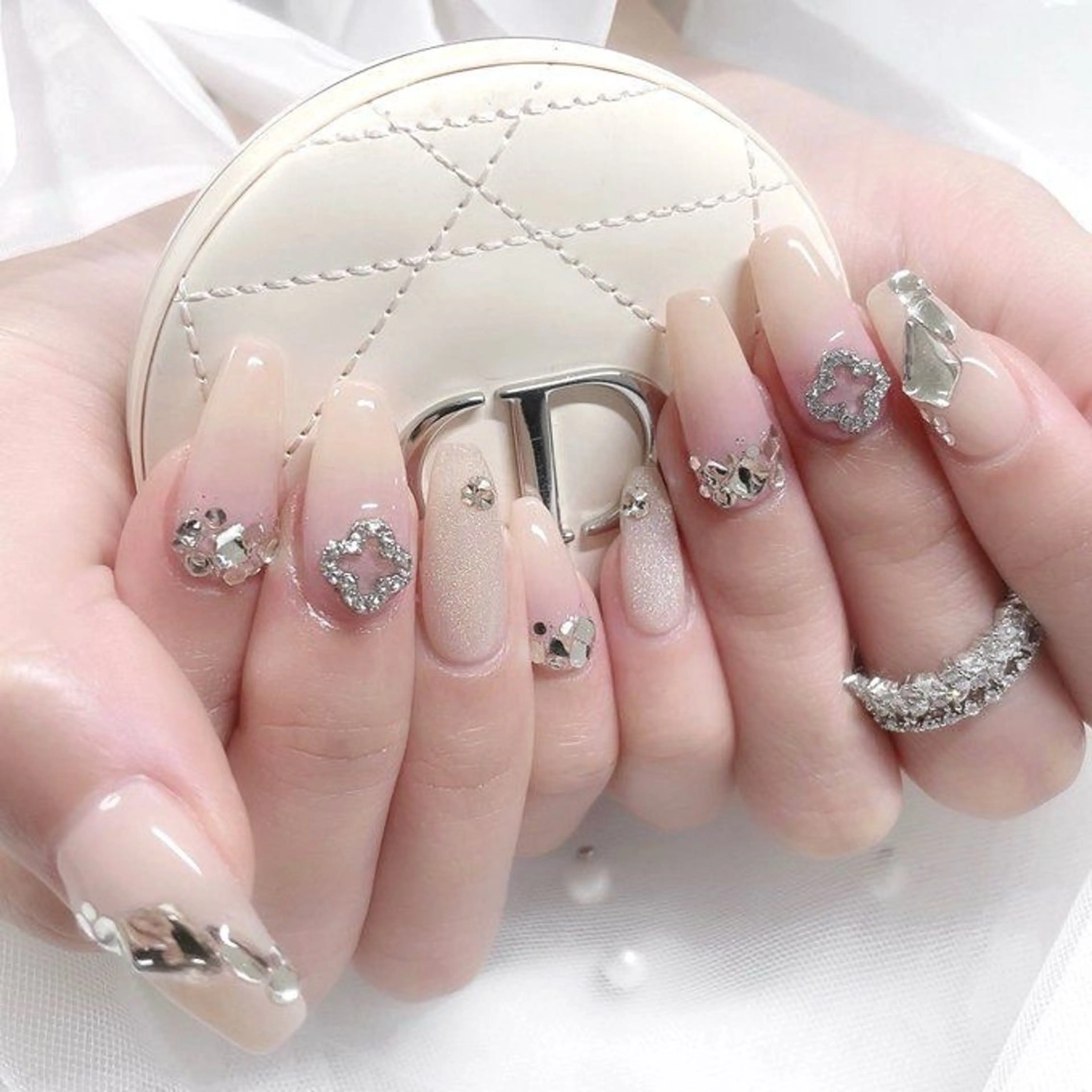 ネイル ハンドネイル Lee Nailsのネイルデザイン