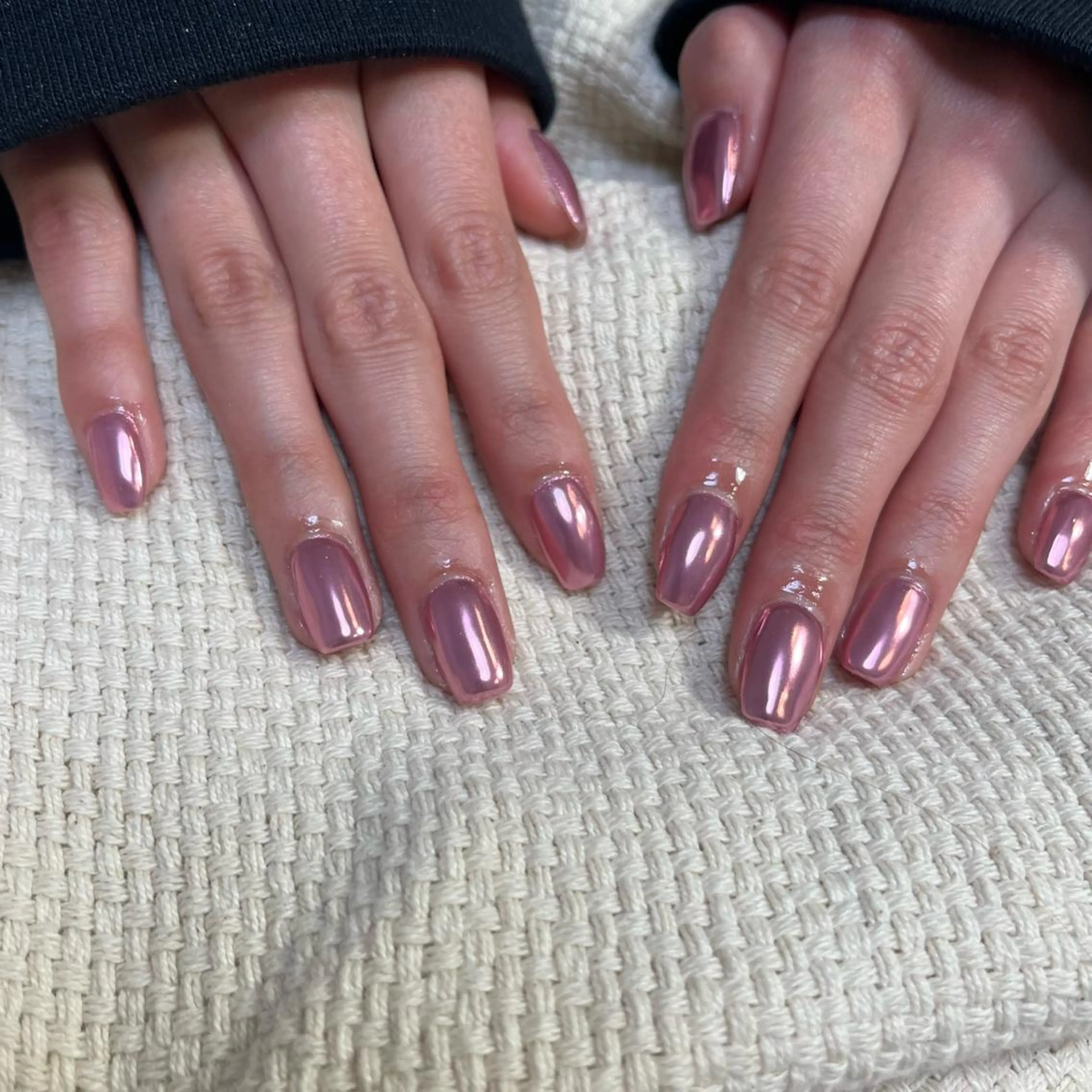 ネイル ミラーネイル r o s é e. beautyのエステ・リラクイメージ