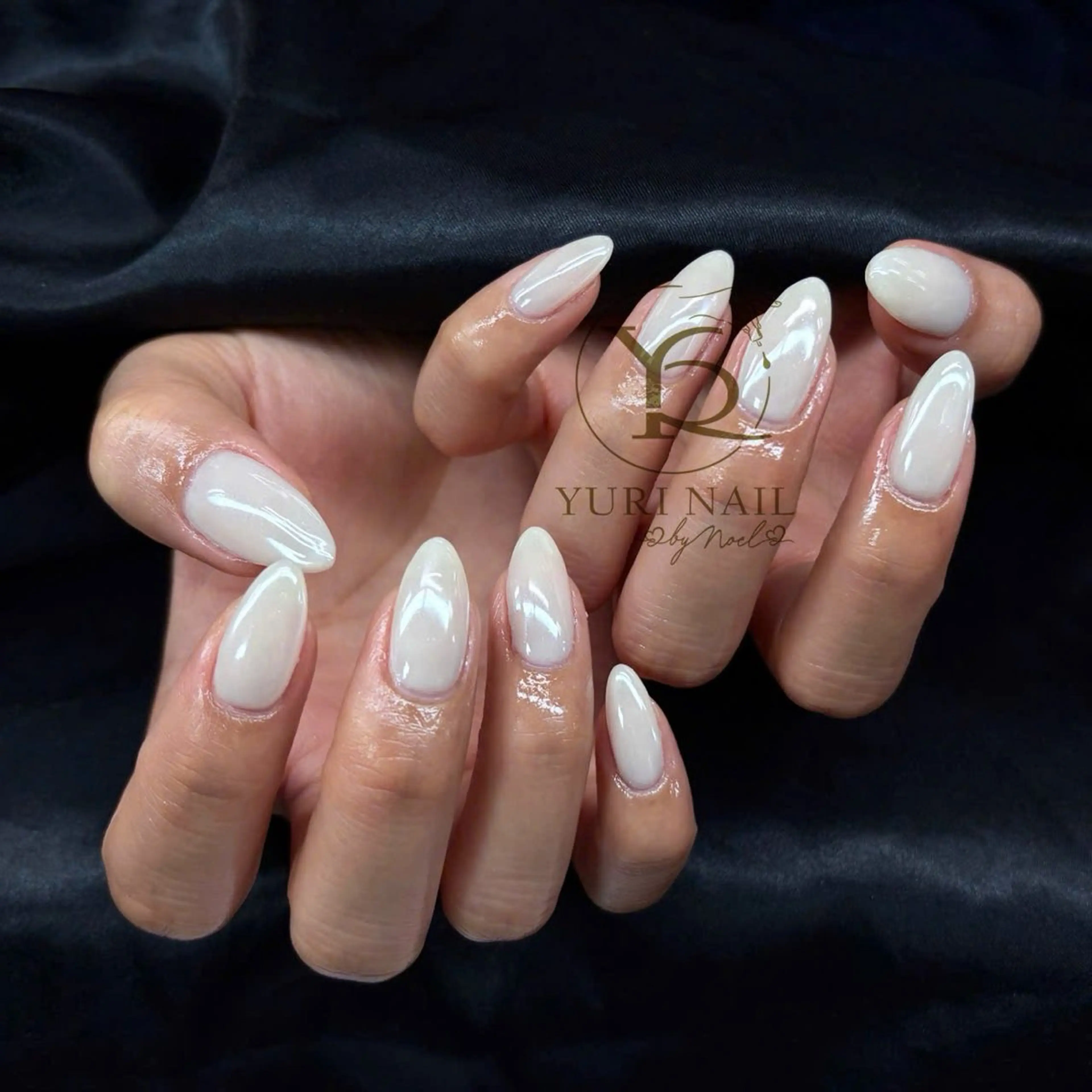 ネイル チークネイル フットネイル フレンチネイル グラデーション キラキラネイル ハンドネイル フットネイル ハンドケア YURI Nail NARITAのネイルデザイン