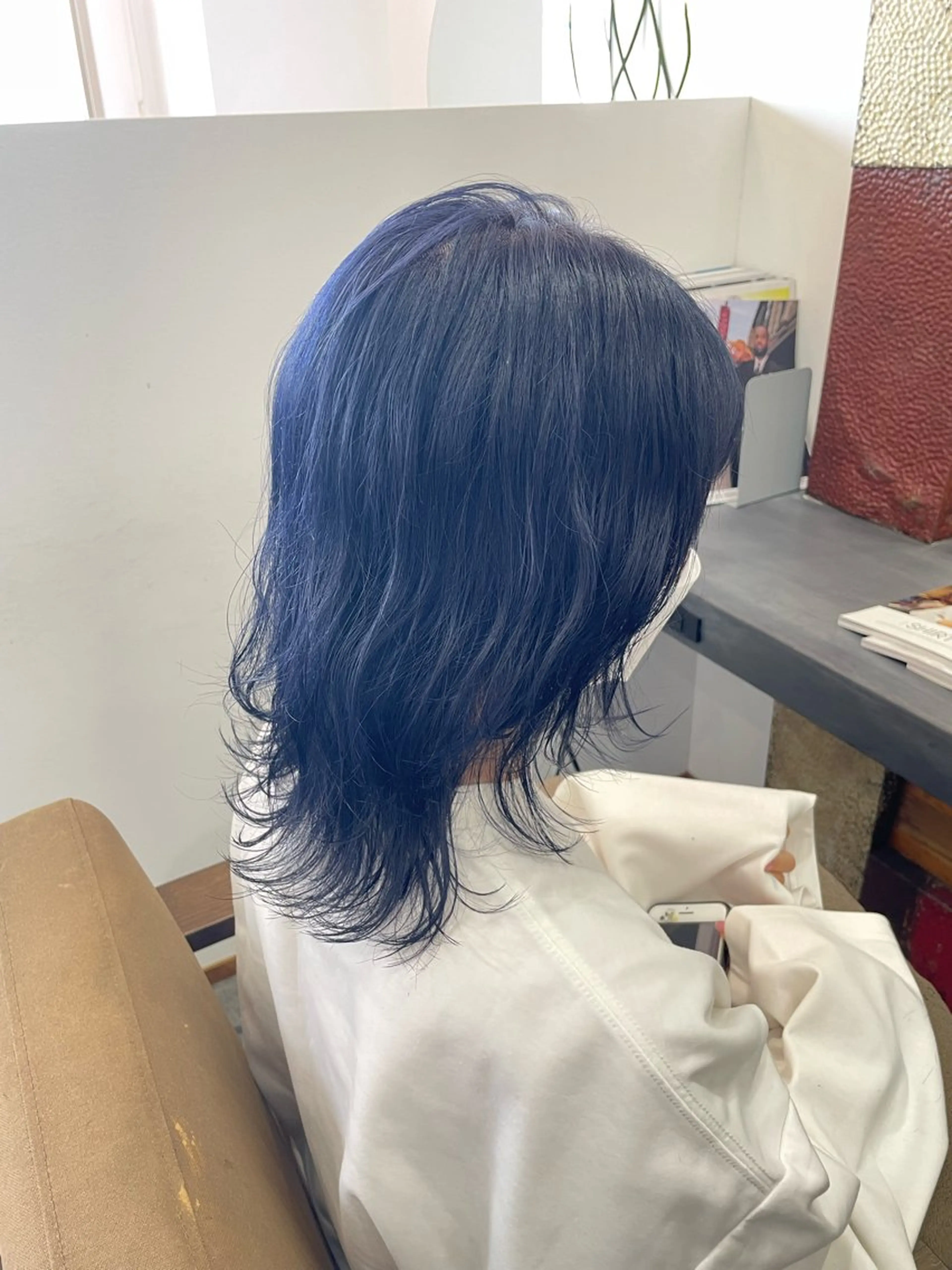 ミディアム カラー ブルーカラー レイヤーカット ende. ハルタのヘアスタイル