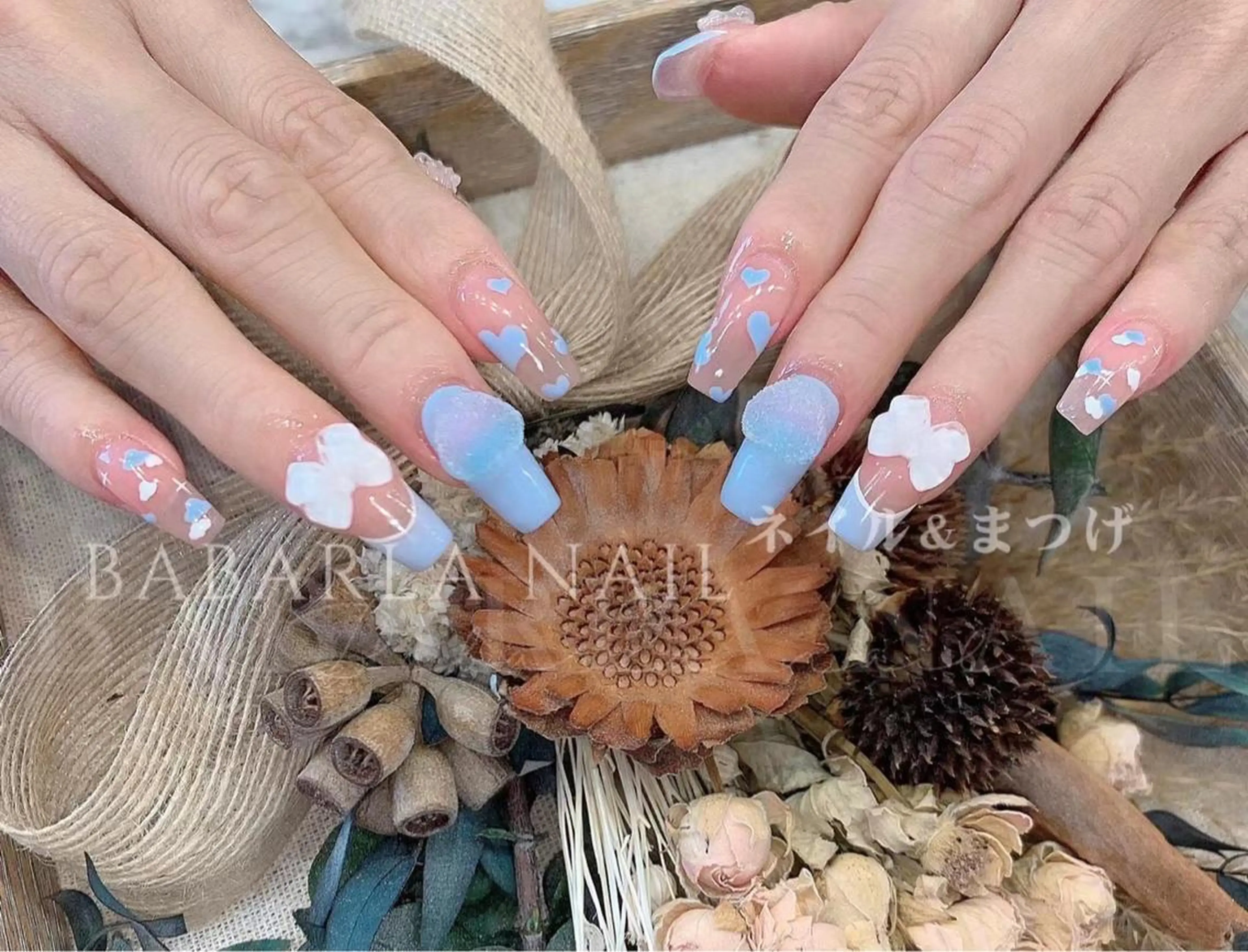 ネイル アートネイル ブルー フレンチネイル ハート リボン Babarla Nailのネイルデザイン