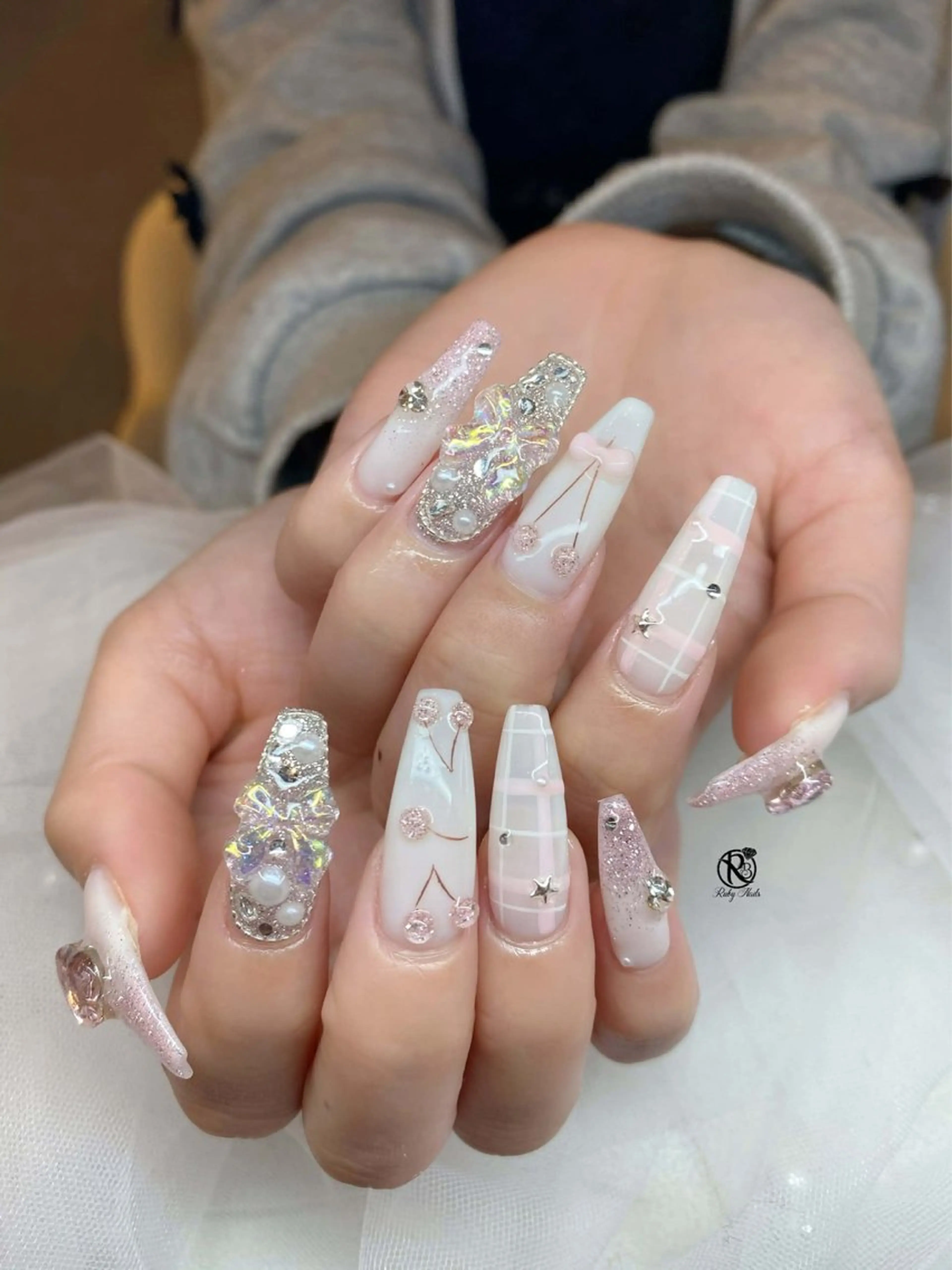 ネイル アートネイル チークネイル 桜ネイル 成人式 フレンチネイル ハンドネイル RUBY Nail 日暮里店のネイルデザイン