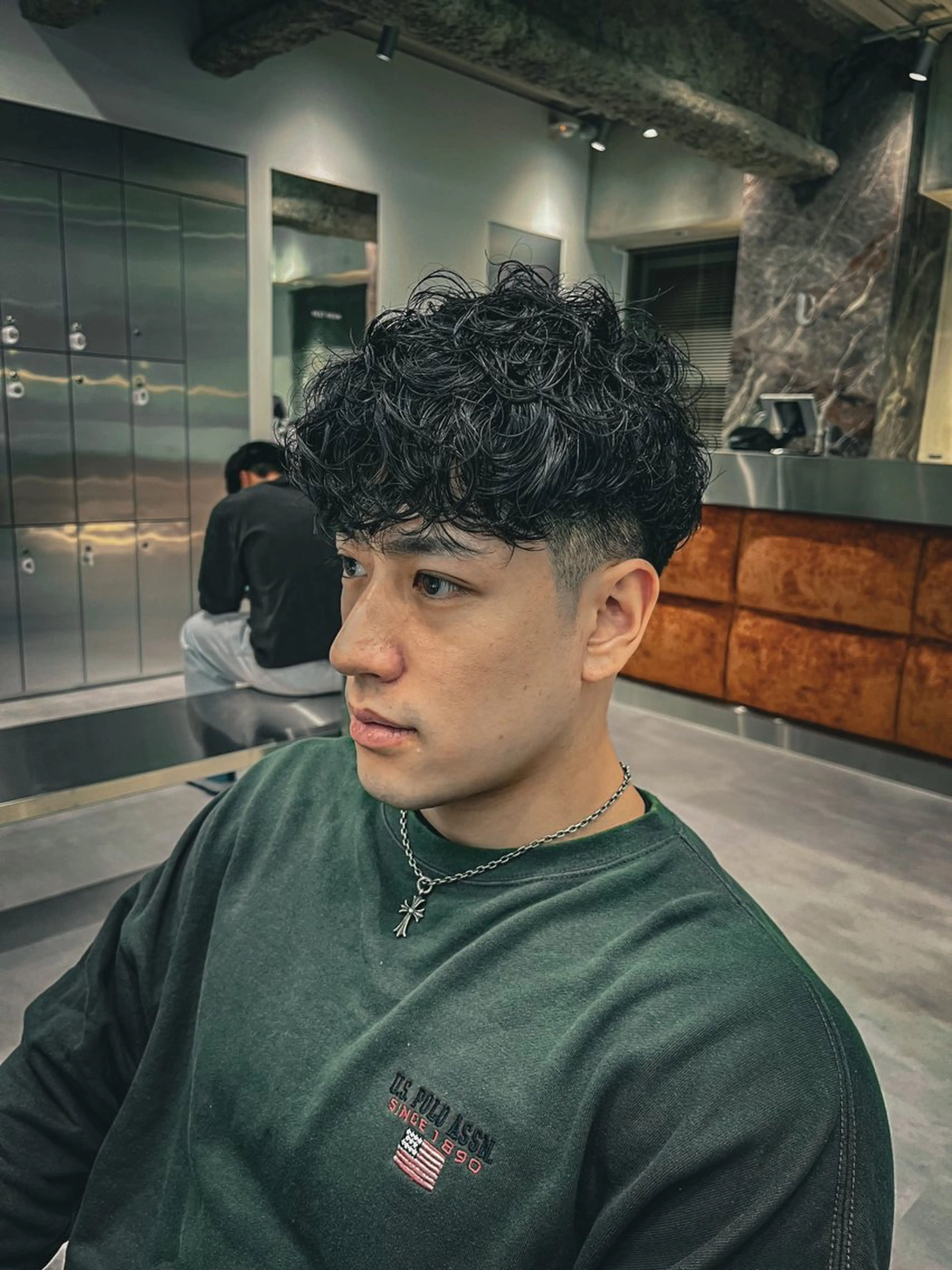 ショート パーマ メンズ ⚡メンズパーマフ ェードカットTomyのヘアスタイル