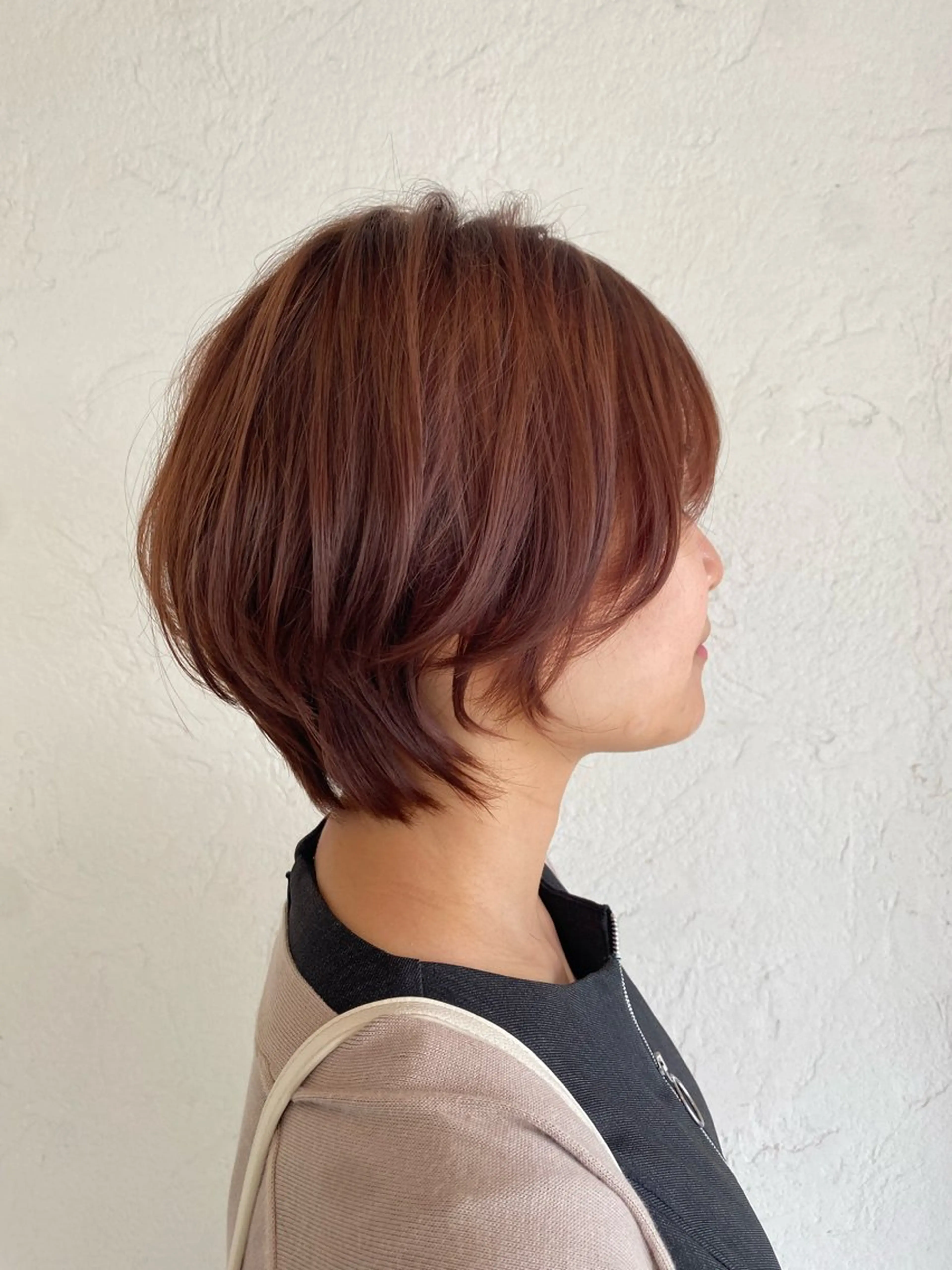 ショート カラー 井上 歩美のヘアスタイル