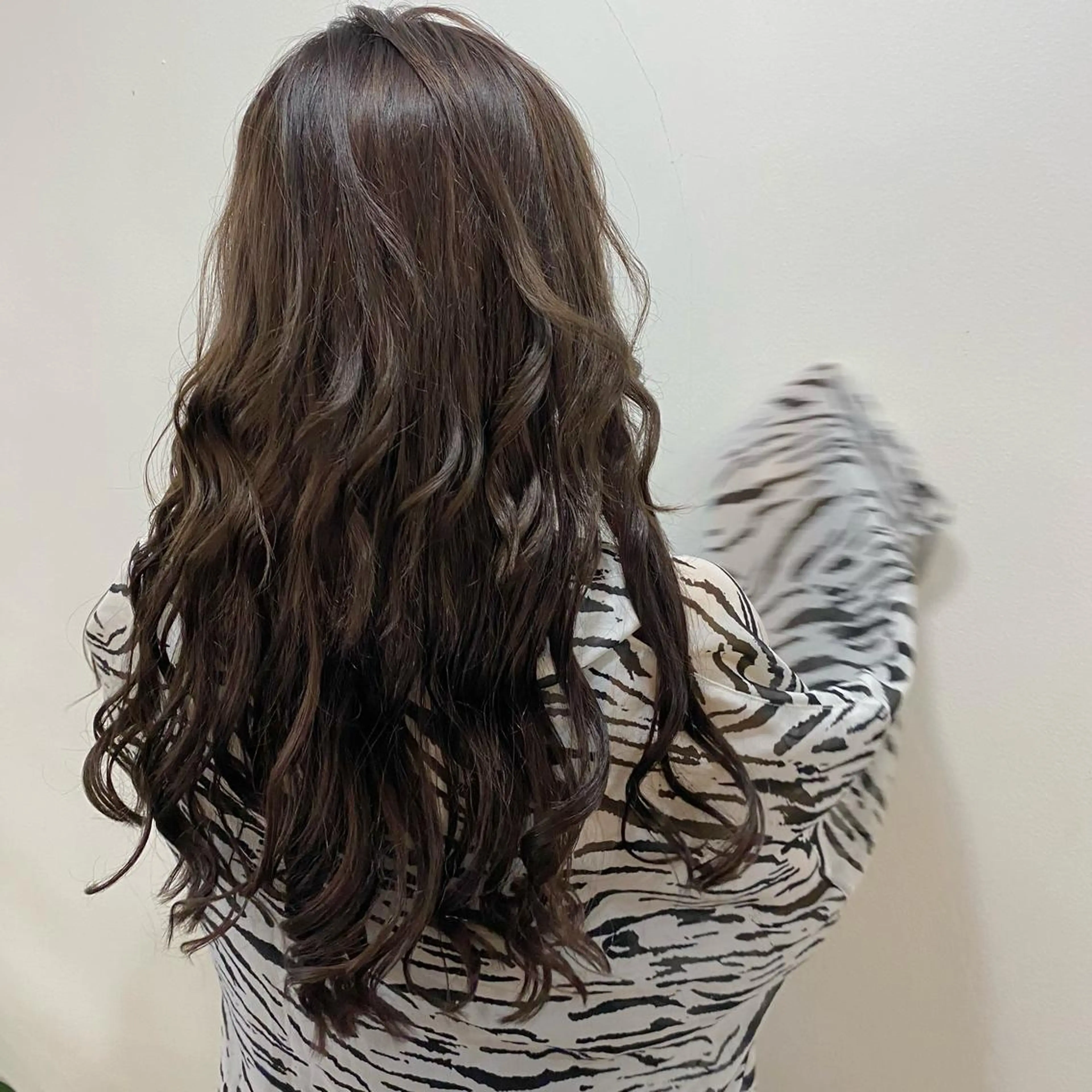 ロング カラー ブラウンカラー カット ヘアカラー トリートメント Kazaoka Saraのヘアスタイル