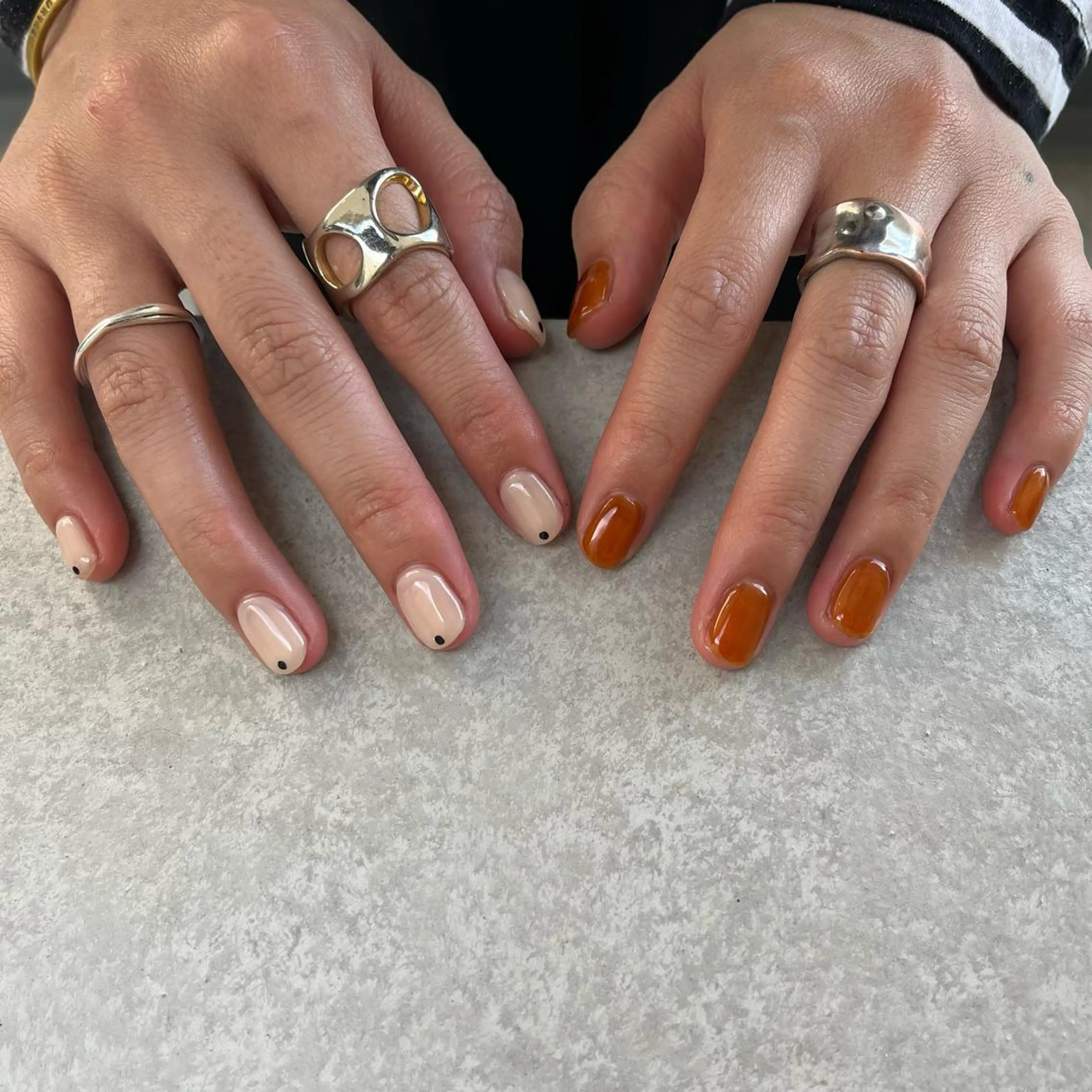 ネイル ドット ハンドネイル 🤎Two ERI🤎のネイルデザイン