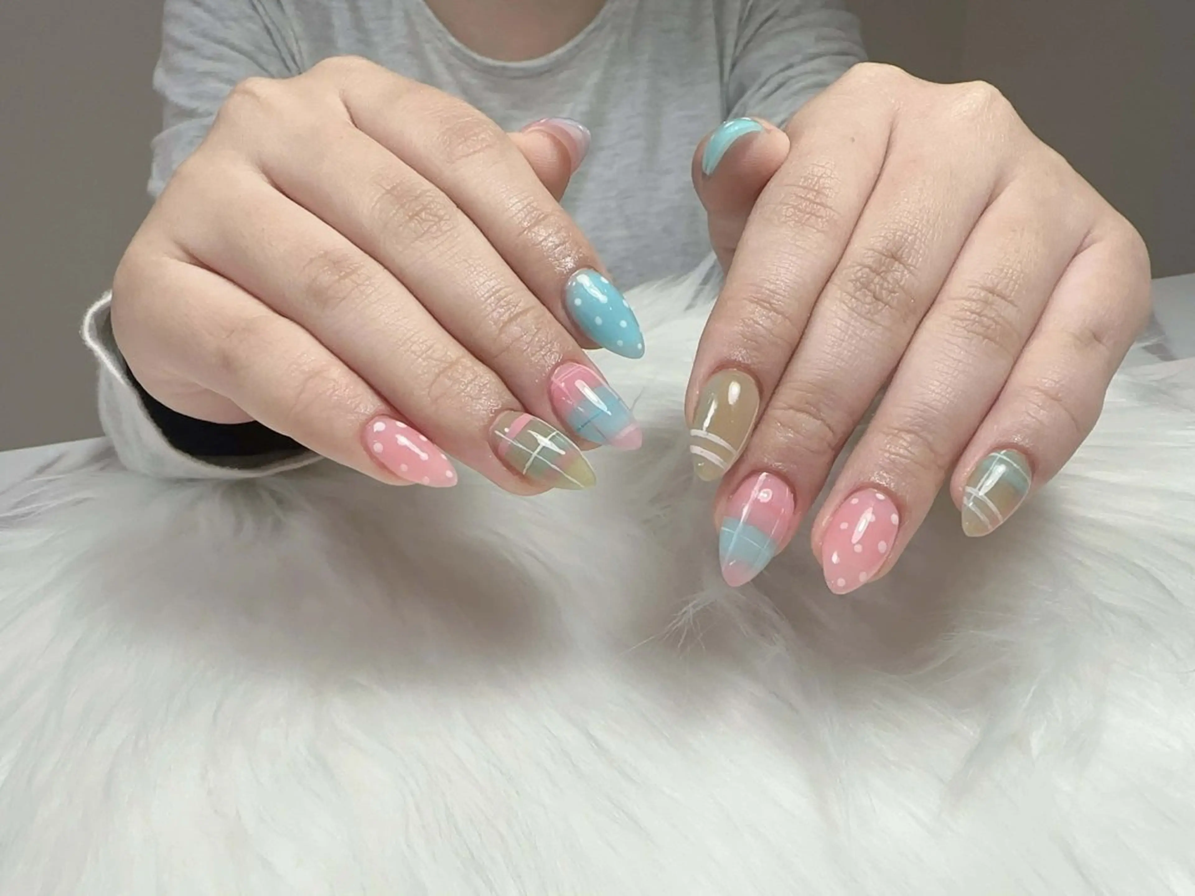 ネイル 長さ出し ネイルチップ ハンドネイル グエン ホアンアンのネイルデザイン