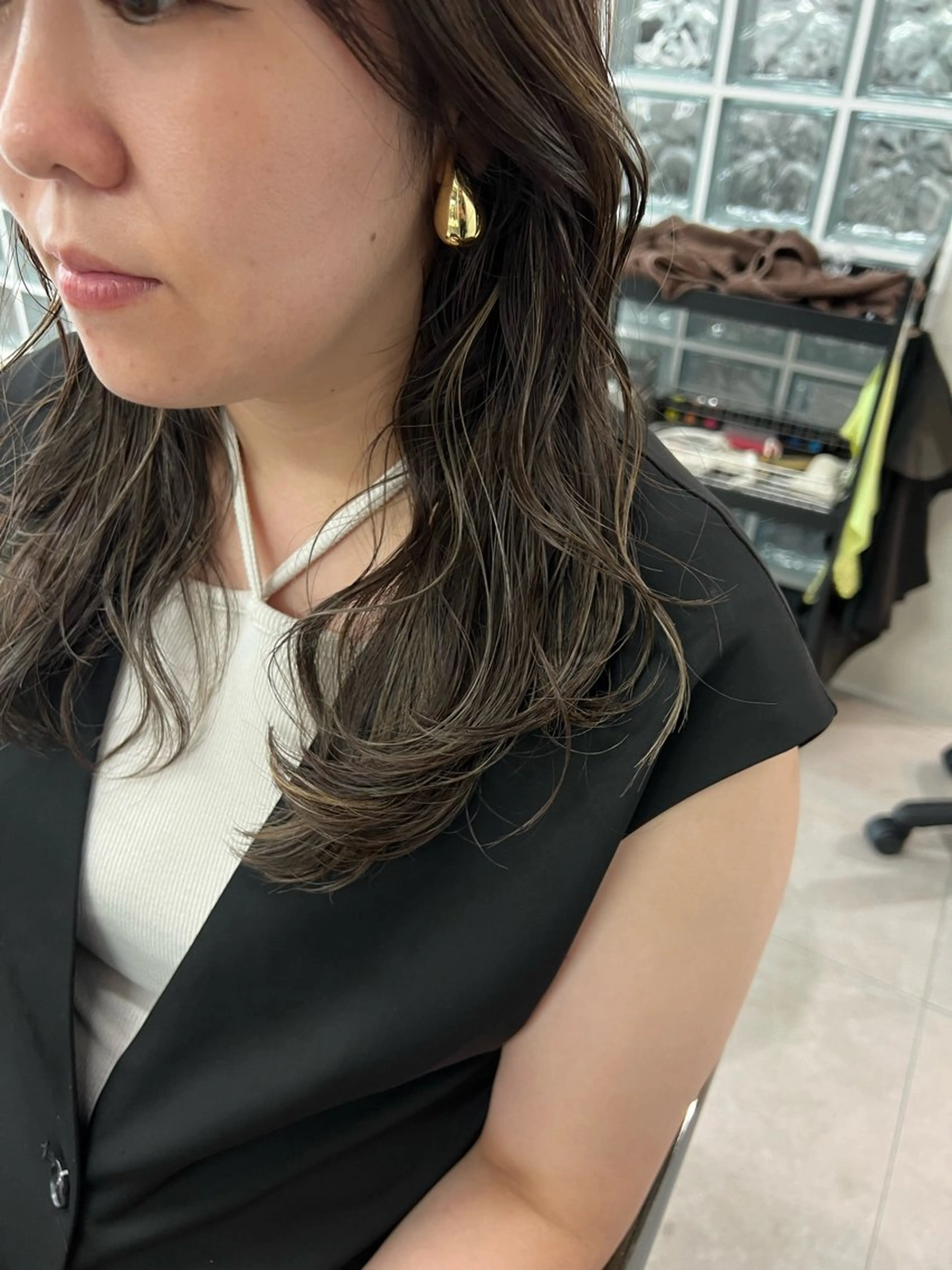 ミディアム カット ヘアカラー RINA 【Loem】のヘアスタイル