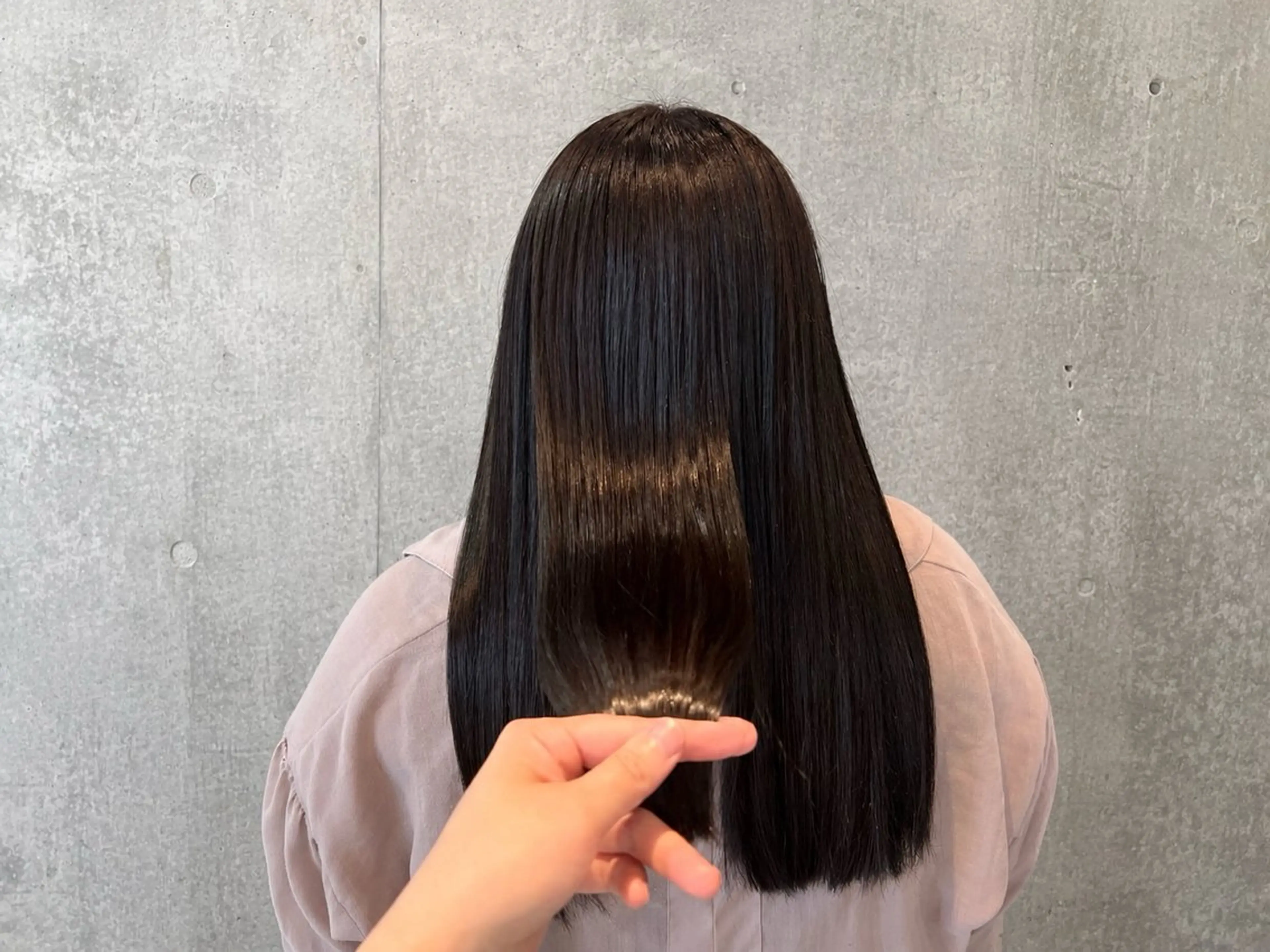 セミロング カラー 蓮見  友里のヘアスタイル