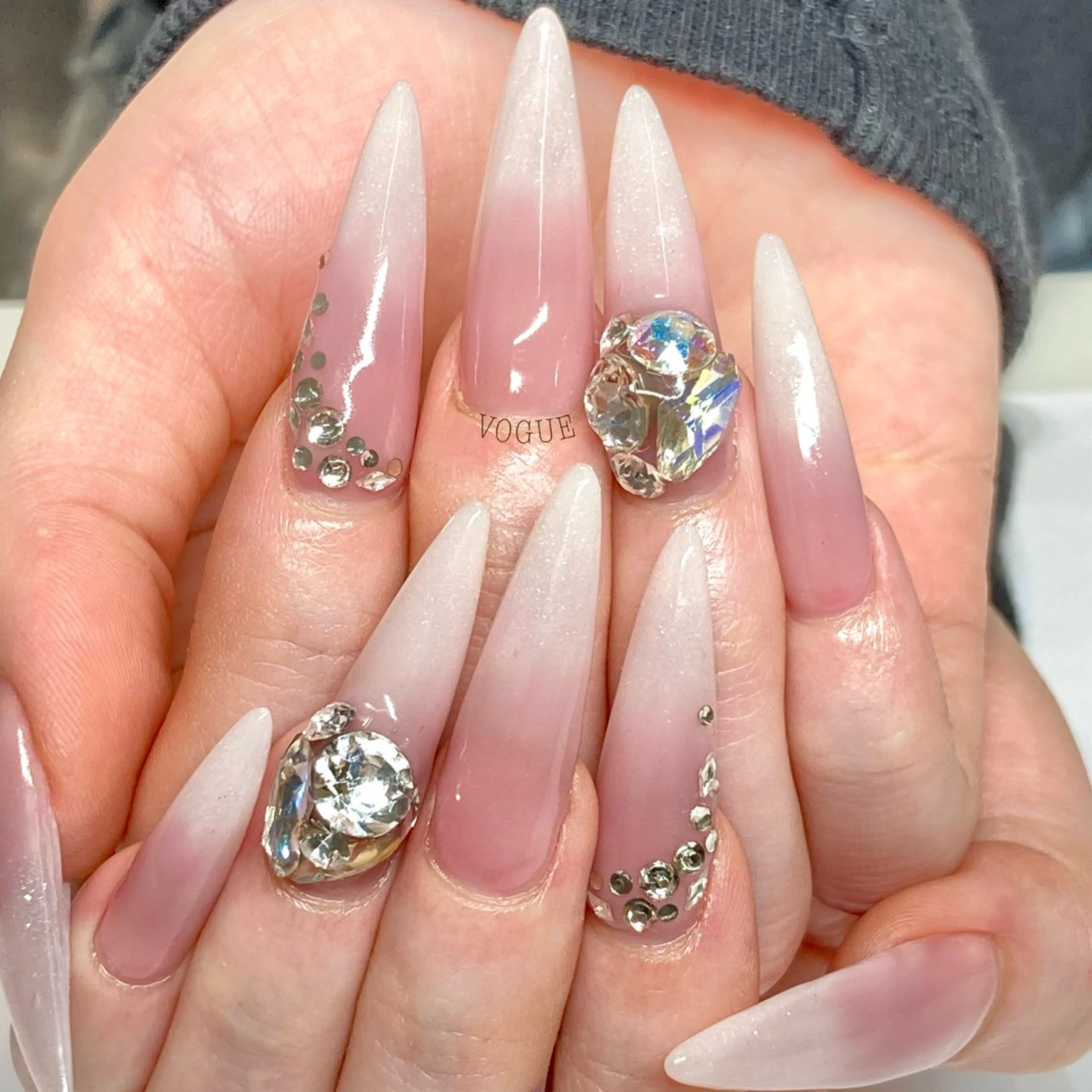 ネイル ハンドネイル VOGUE ×SWANのネイルデザイン