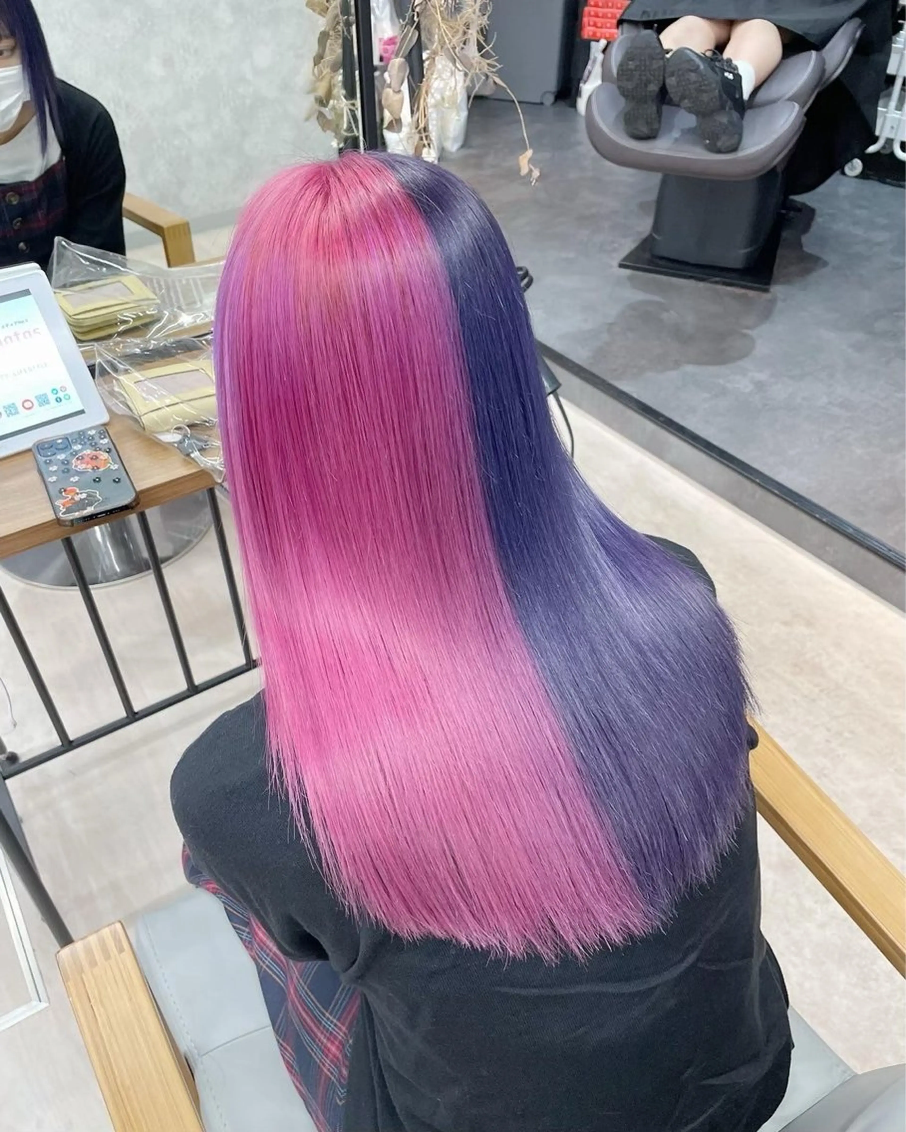 ロング カラー アッシュ バレイヤージュ ミストバング ブリーチ ブロンド ヘアカラー トリートメント ☁️かずき☁️青.紫 推し活カラー💫のヘアスタイル