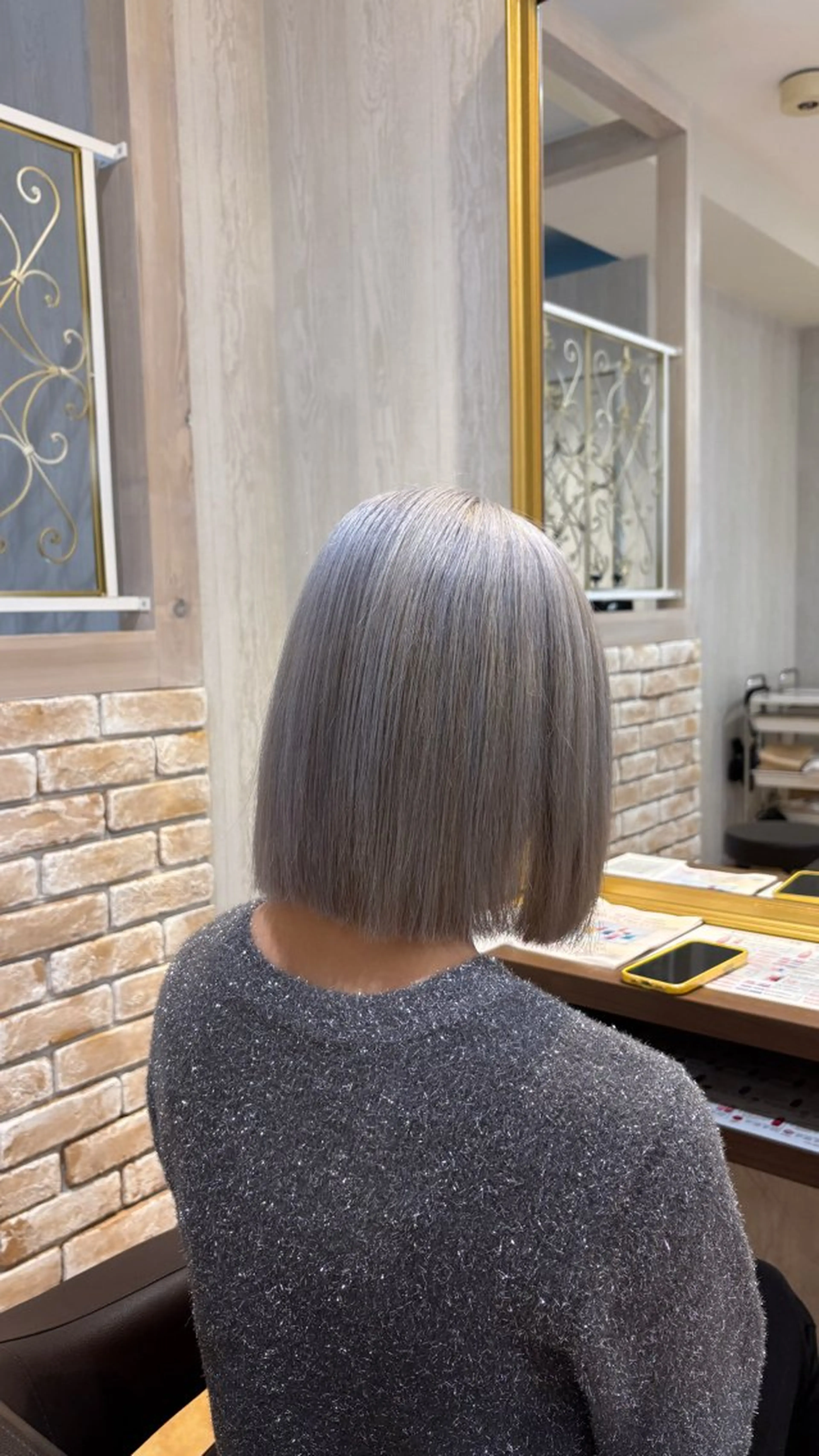 ショート カラー シルバー ホワイトシルバー ボブ ヘアカラー ブリーチなしWカラー レイヤー/Rickyのヘアスタイル