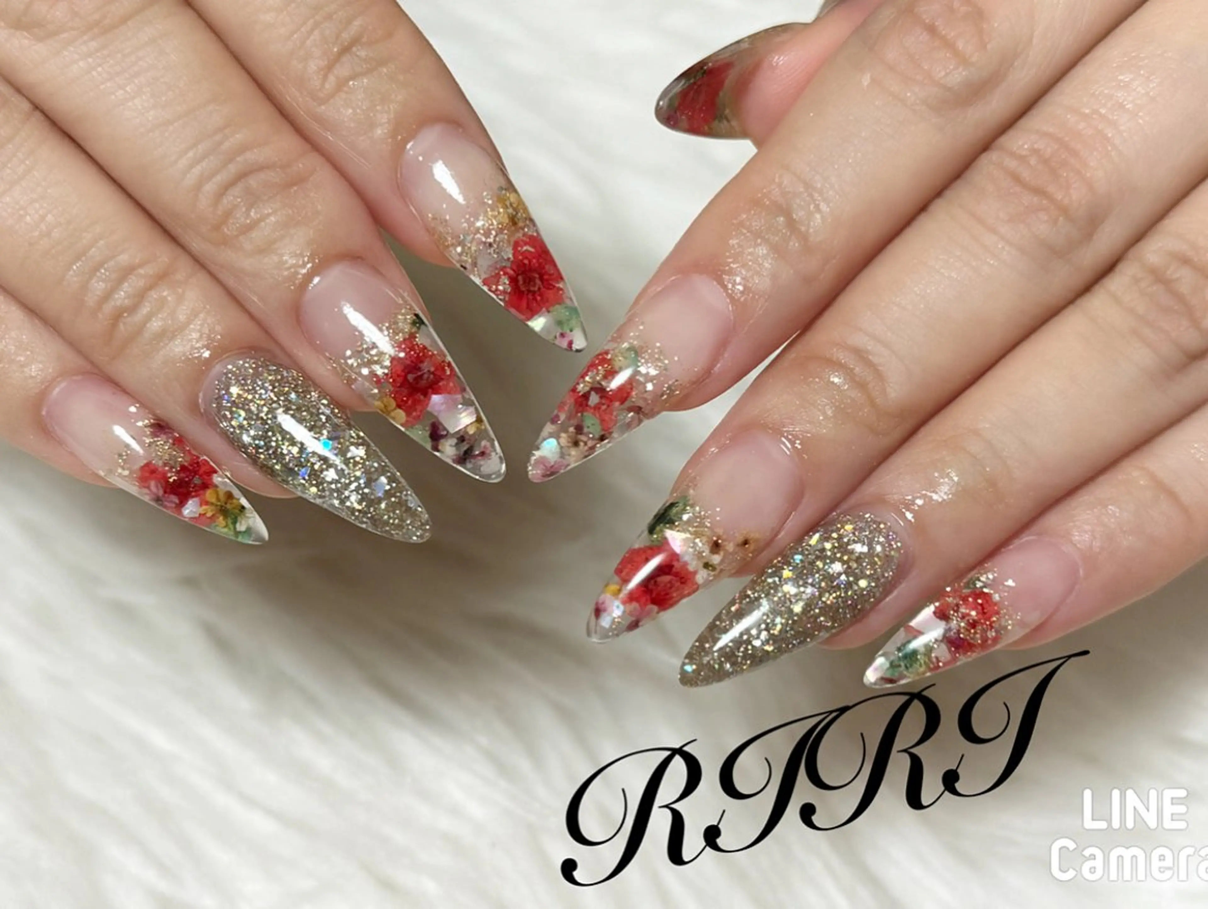 ネイル クリアネイル フラワーネイル ジェルネイル キラキラネイル 韓国ネイル ハンドネイル riri オーナーのネイルデザイン