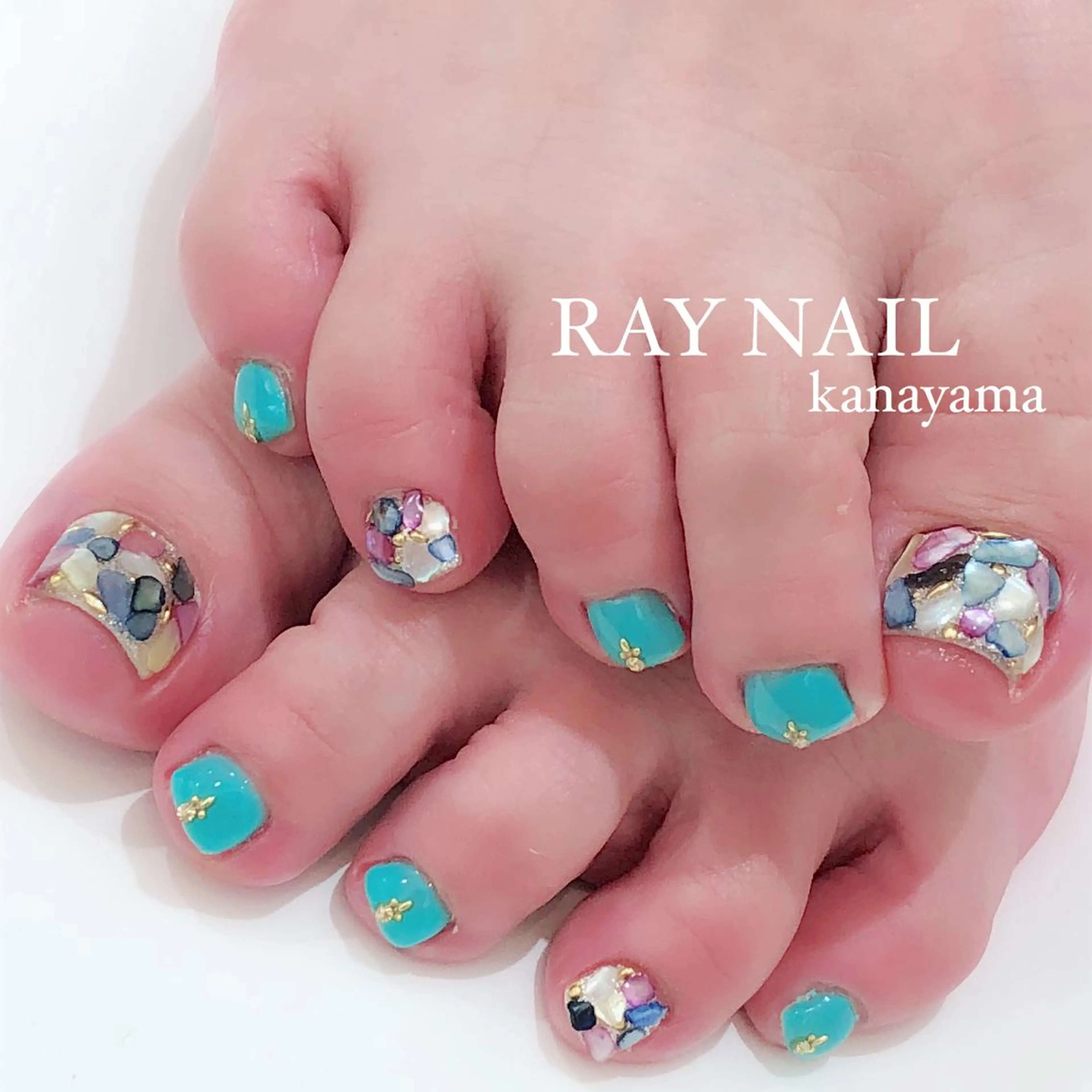 ネイル ストーンネイル フットネイル Arowa 伊田のネイルデザイン