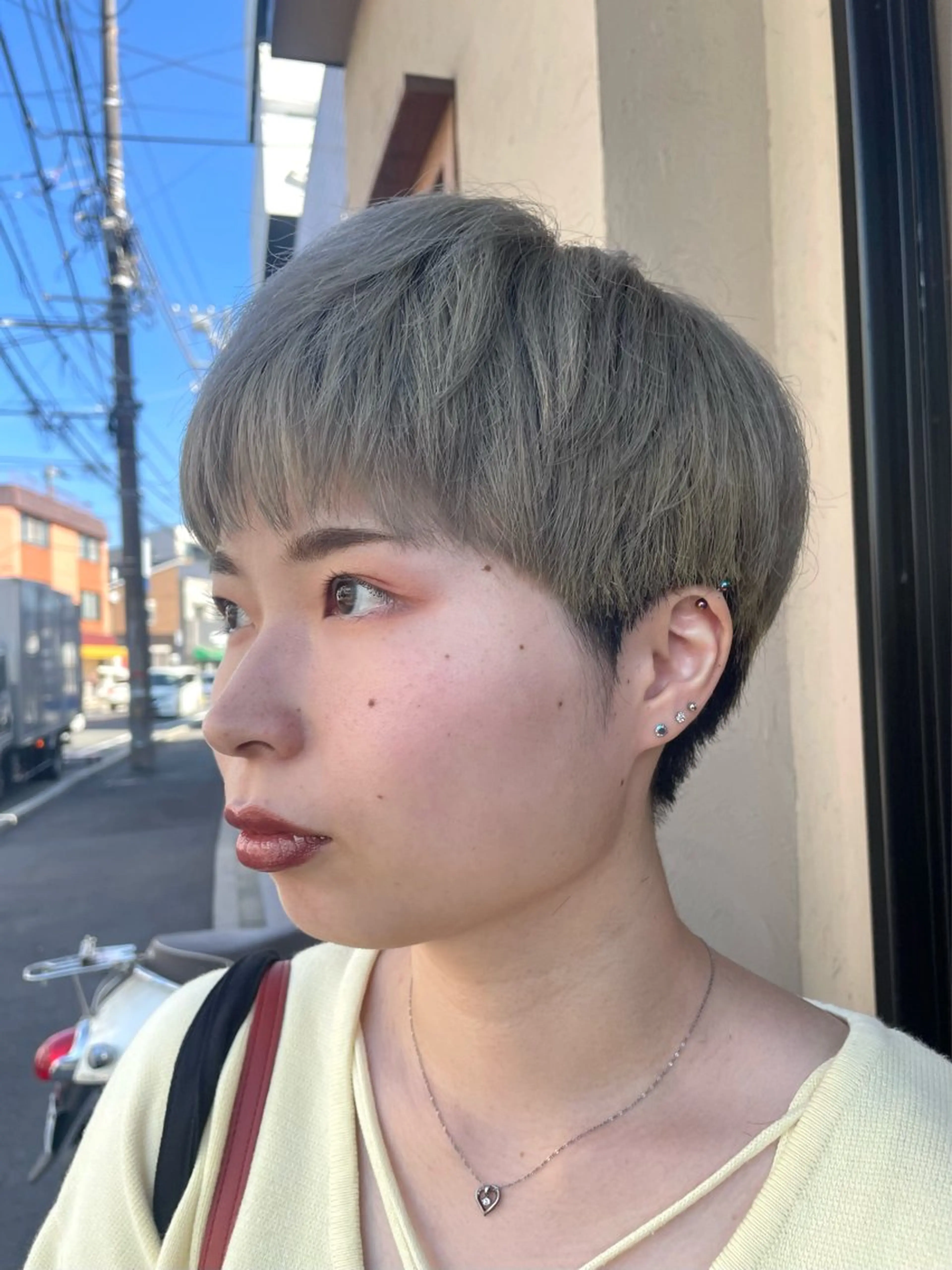 ショート オン眉 ショートヘア くびれミディアム/似 合わせ/鎌倉/edAのヘアスタイル