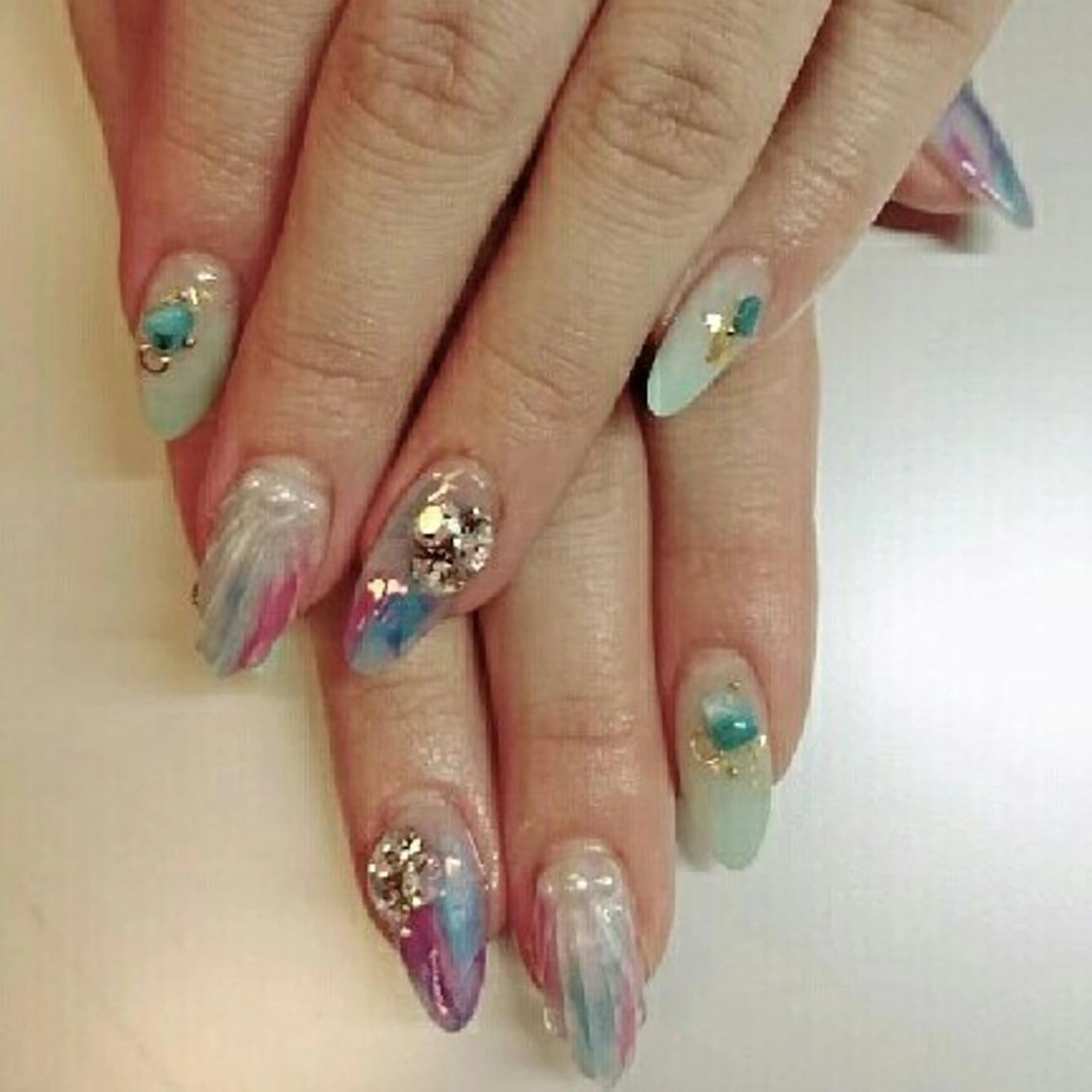 ネイル ストーンネイル 三上 恵美のマツエク・マツパデザイン