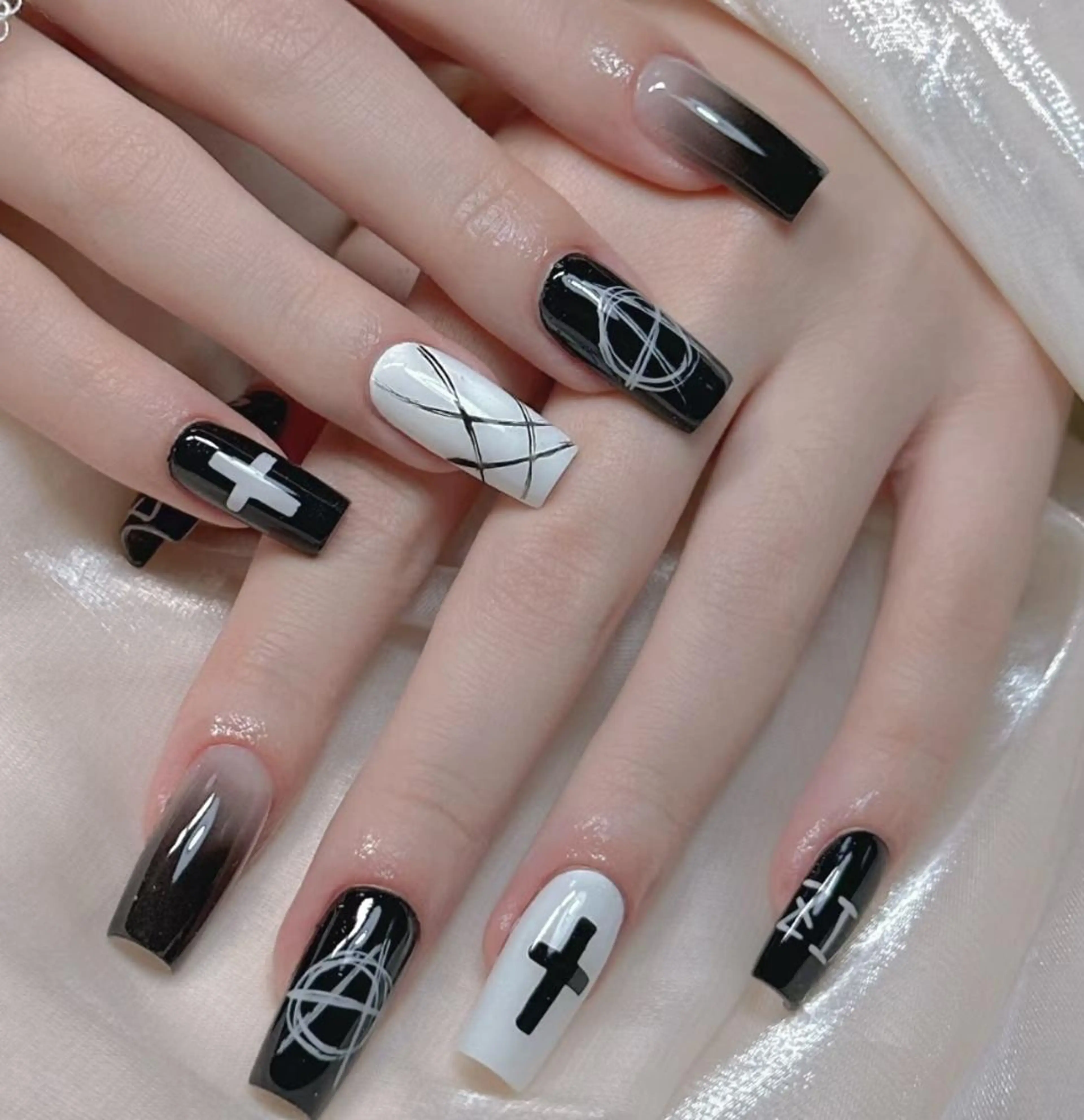 ネイル VIVIAN エイのネイルデザイン