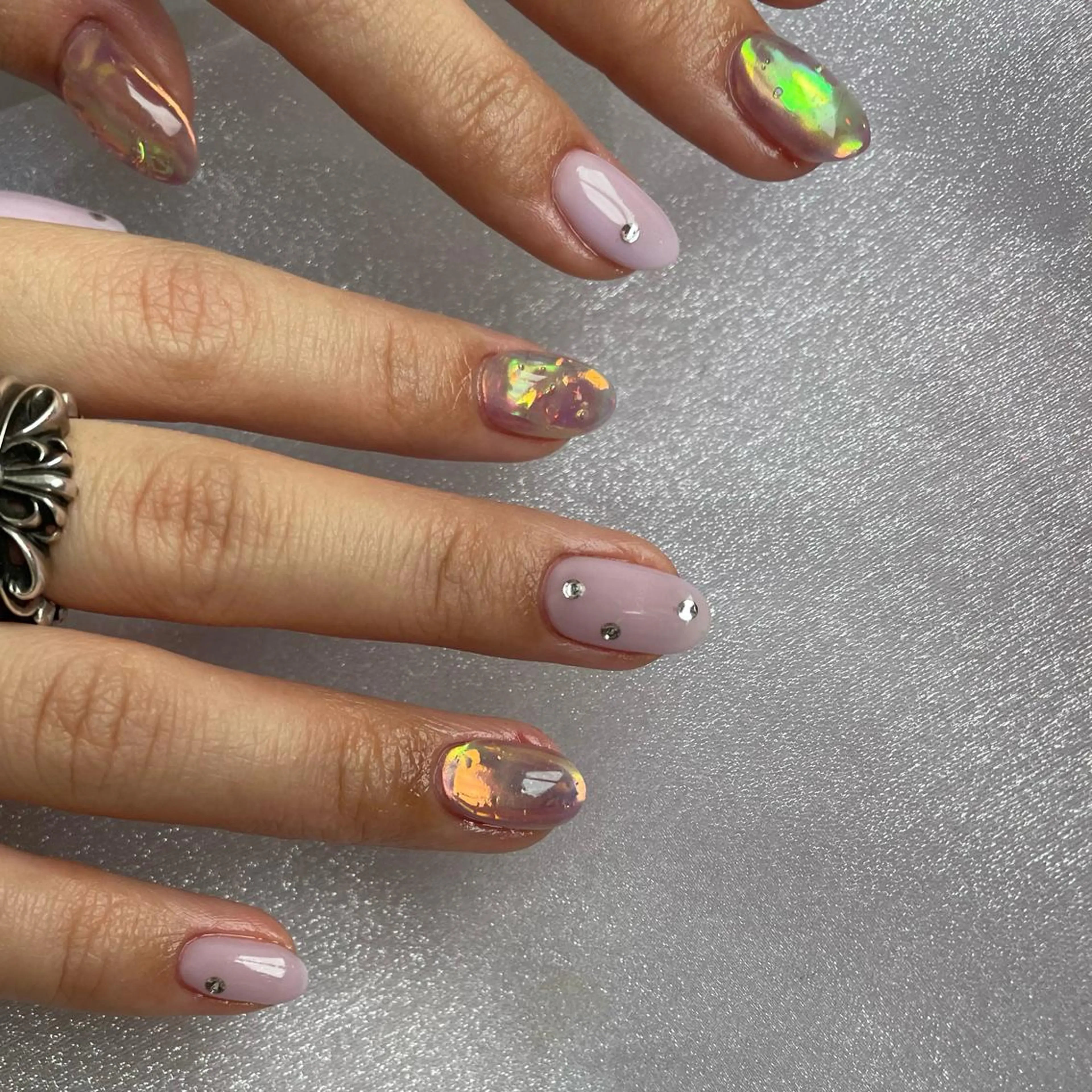 ネイル 氷ネイル・うるうるネイル ハンドネイル ハンドケア lylynail YUUKAのネイルデザイン