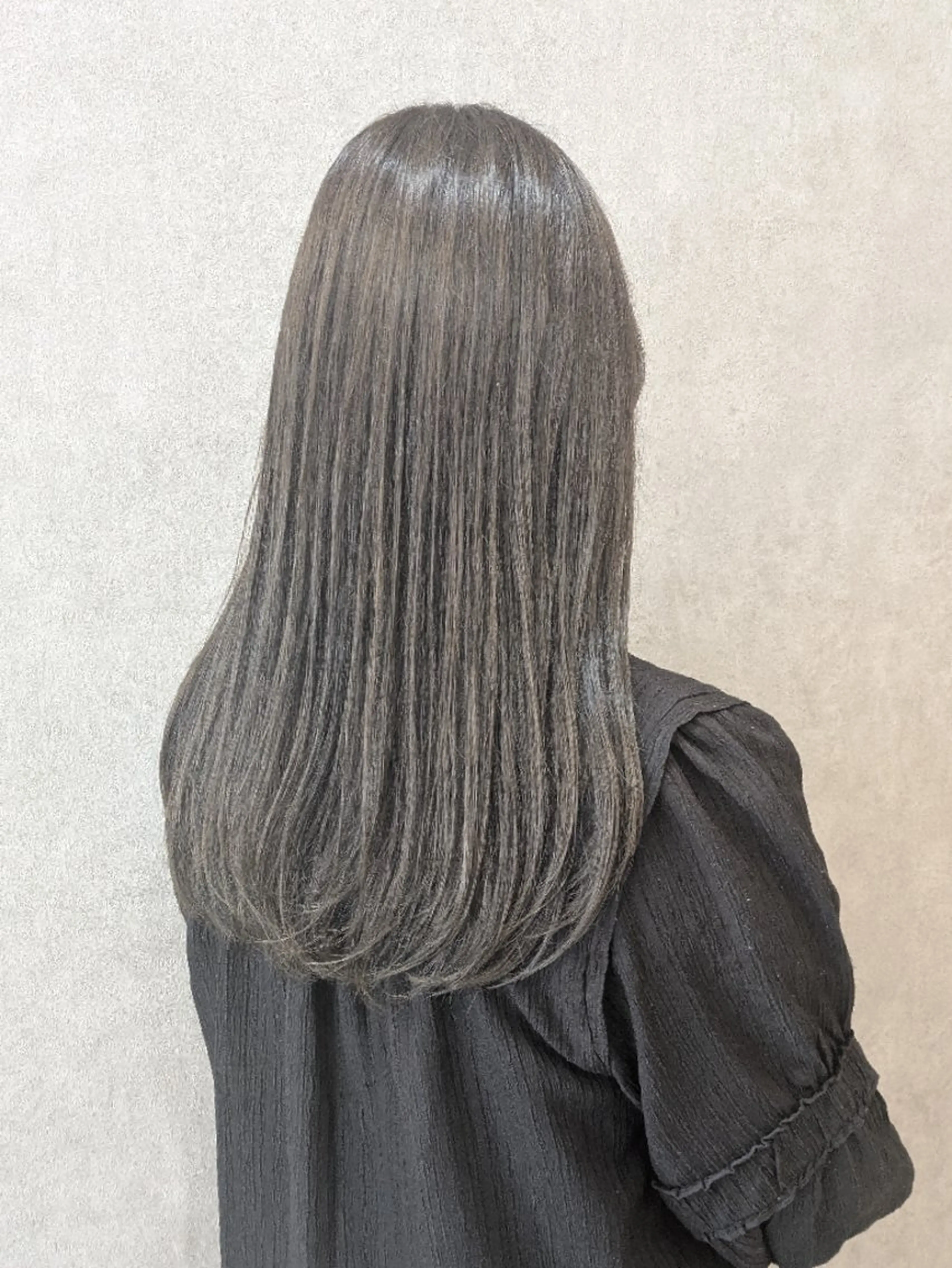 ロング レイヤーカット カット 縮毛矯正 中川 栞のヘアスタイル