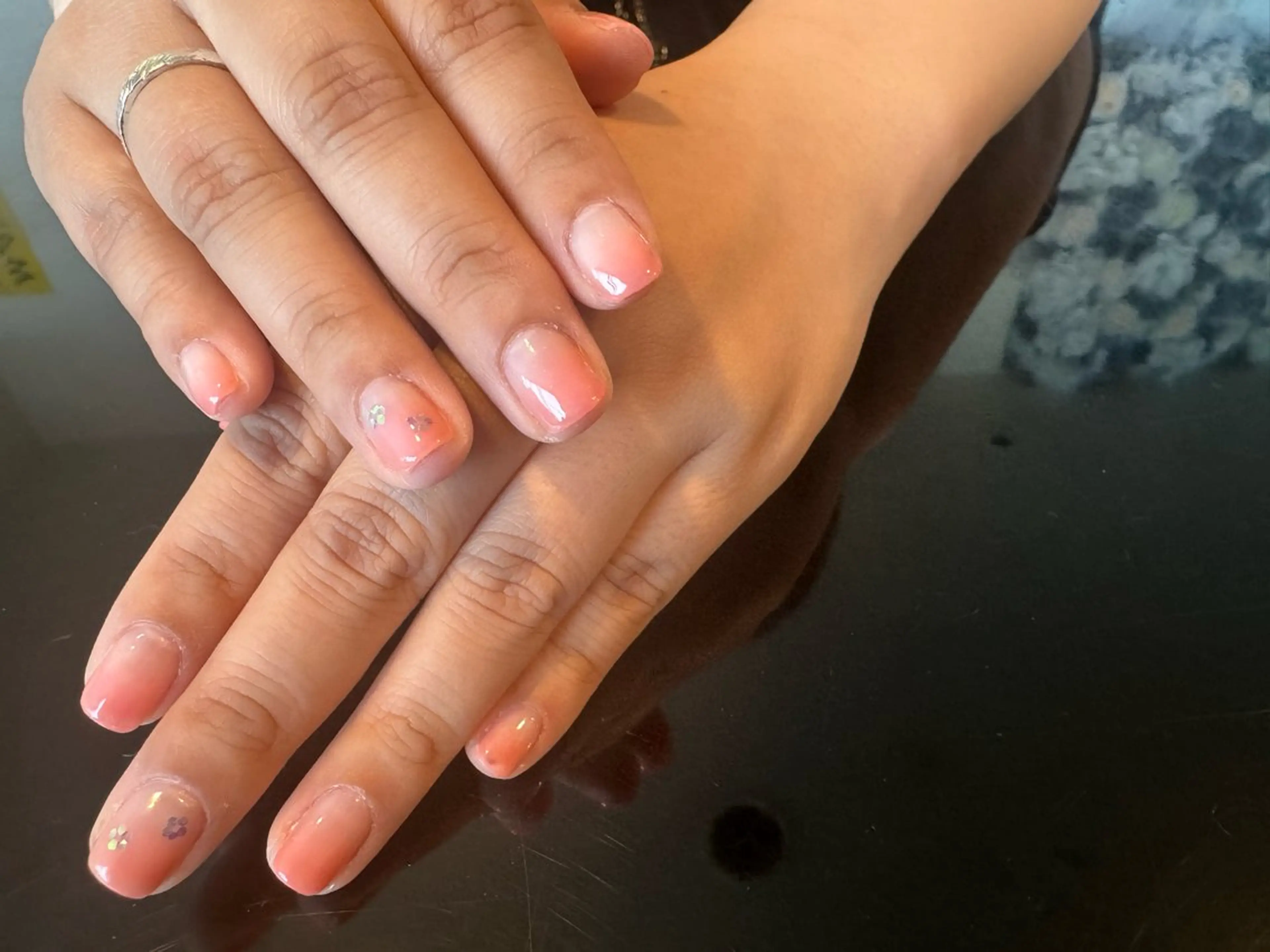 ネイル オフィスネイル 赤色 SAWADA EMIのネイルデザイン