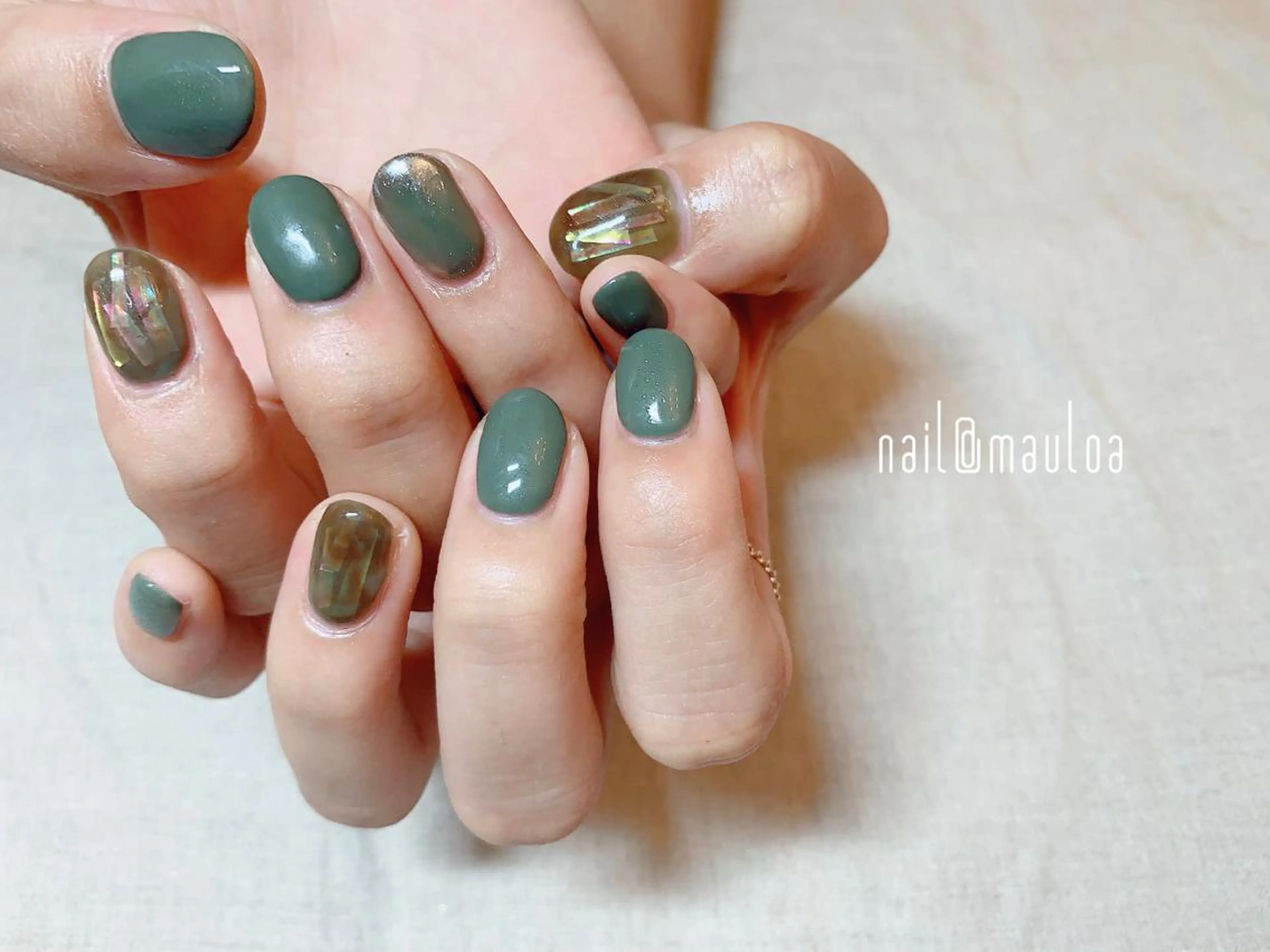 ネイル グリーン ニュアンスネイル pipi ..のネイルデザイン