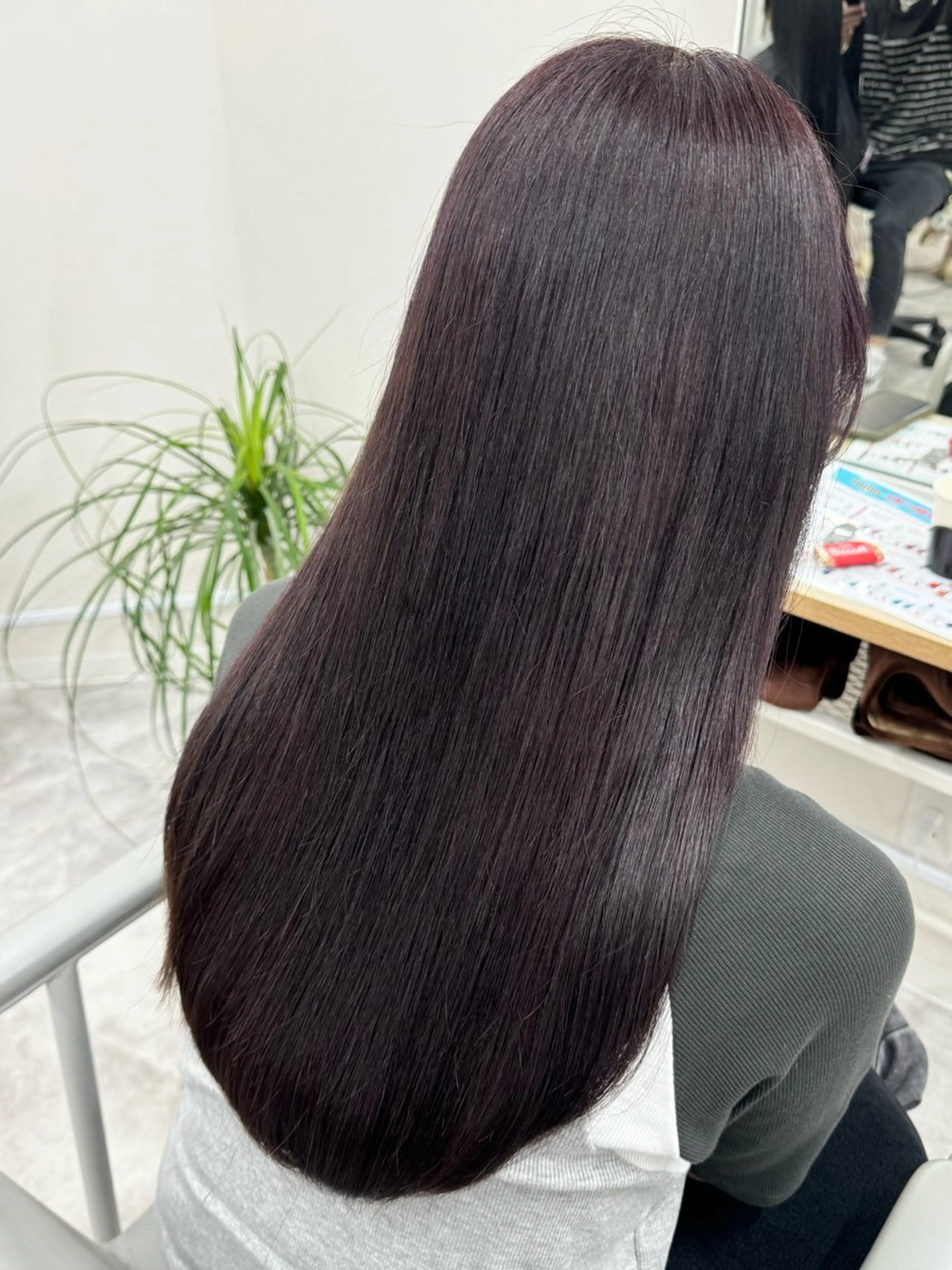 ロング カラー ブラウンカラー 透明感カラー パープルカラー パープルブラウン ヘアカラー トリートメント 髪質改善Acero. shoyaのヘアスタイル